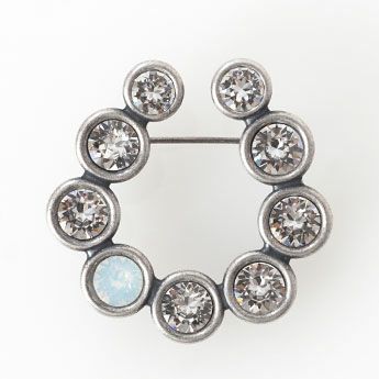 ムーン ストーン ブローチ Moon Stone brooch （Liala） 全1種