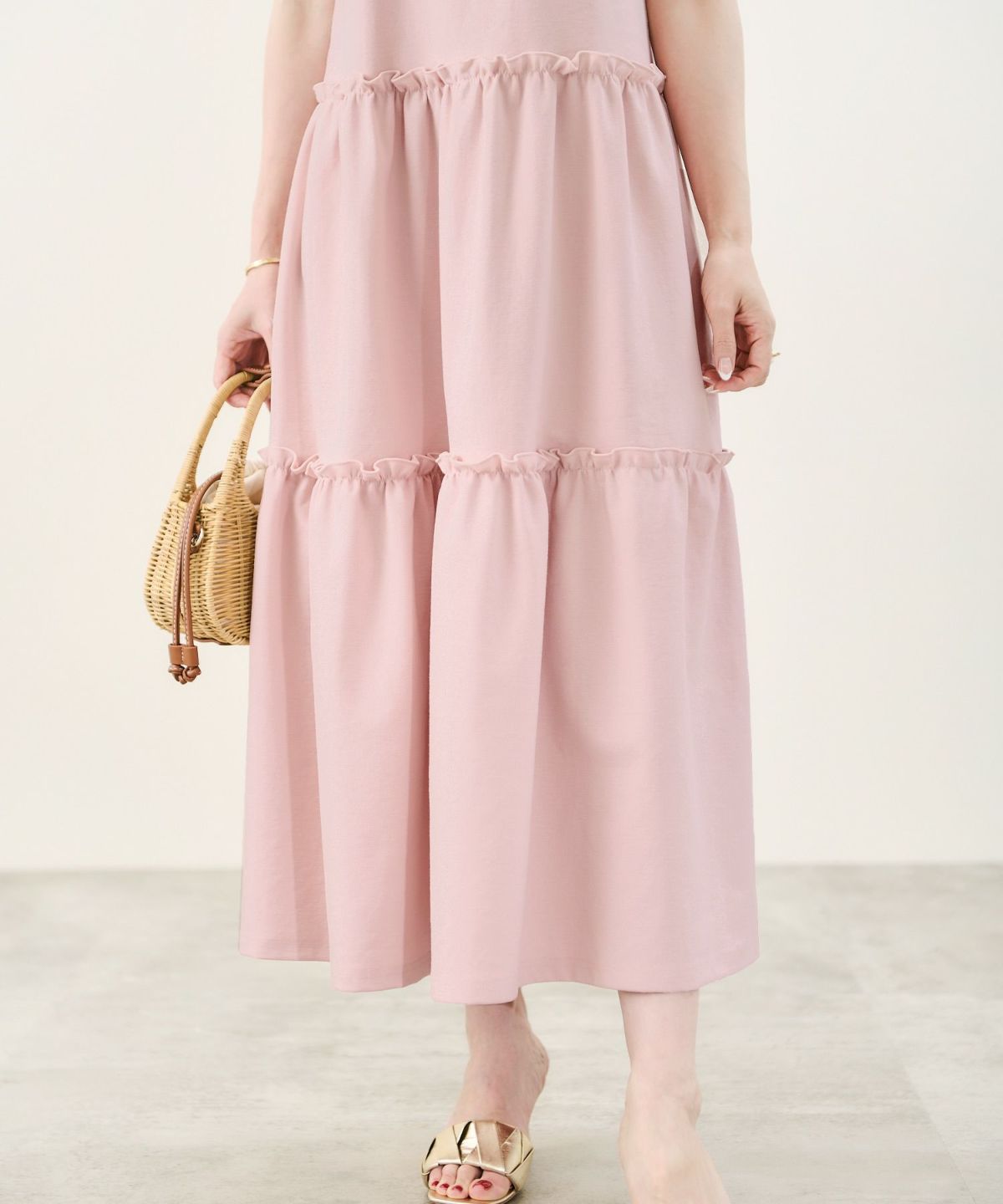 新色追加手洗い可無地夏コーデフェミニン骨ストマタニティルームリゾートロングおしゃれ大人可愛いカジュアル着痩せ抜け感フリル