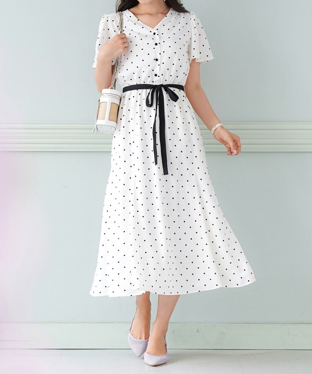 新色追加/ワンピース/ドット/マーメイド/Vネック/半袖/フレアスリーブ/前開き/授乳/ウエストリボン/ウエストゴム/バイカラー/ホワイト/白/グレージュ/ベージュ/エクリュ/ピンクベージュ