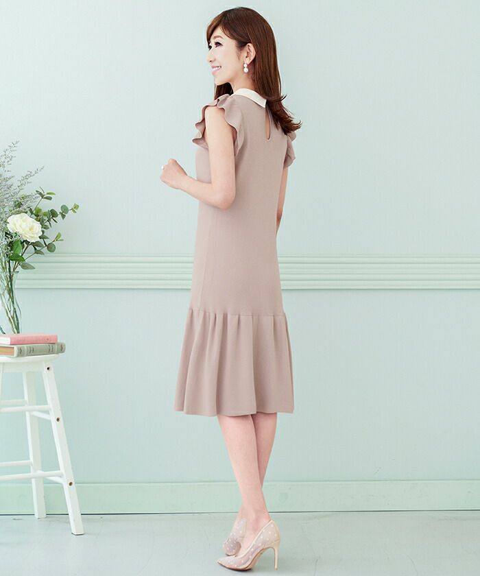 新品☆エストネーション☆ホワイト パールボタン付きひざ丈ワンピース 