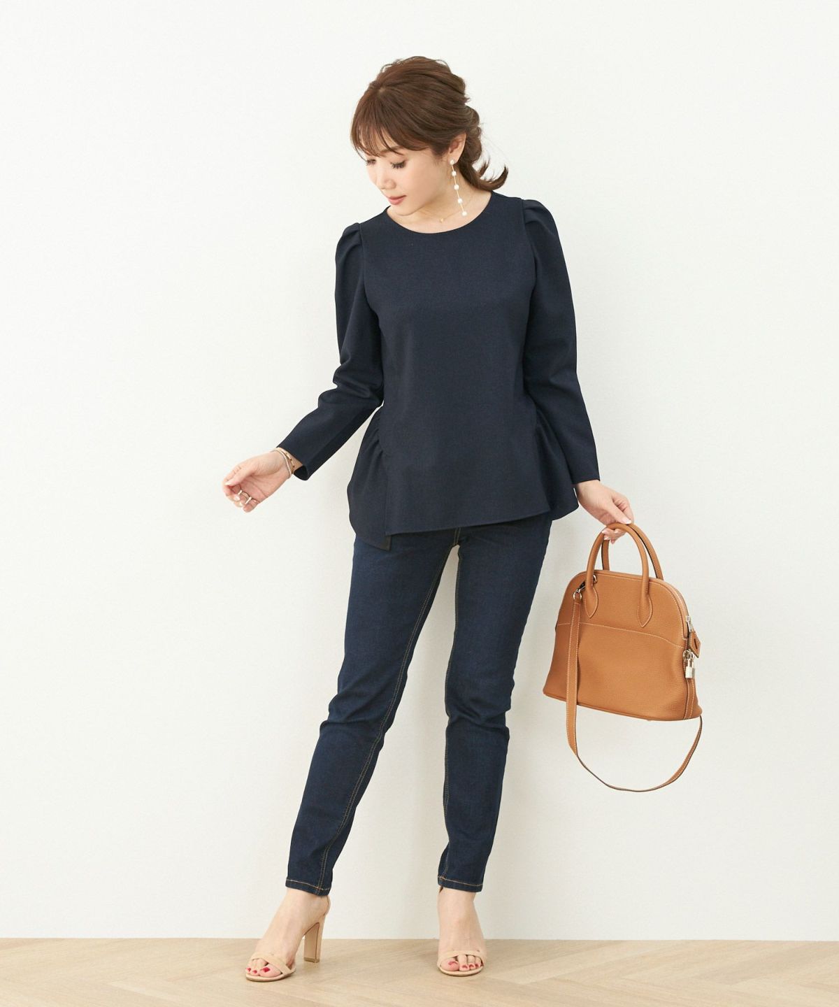 新色追加日本製手洗い可トップスレディース長袖オフィスかわいいきれいめおしゃれ春白黒アンチピリングジョイントスペース