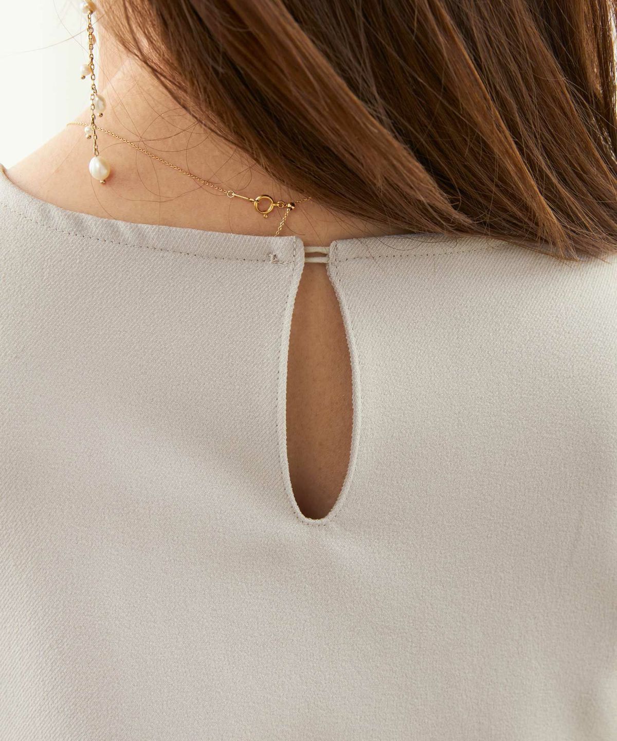 新色追加日本製手洗い可トップスレディース長袖オフィスかわいいきれいめおしゃれ春白黒アンチピリングジョイントスペース