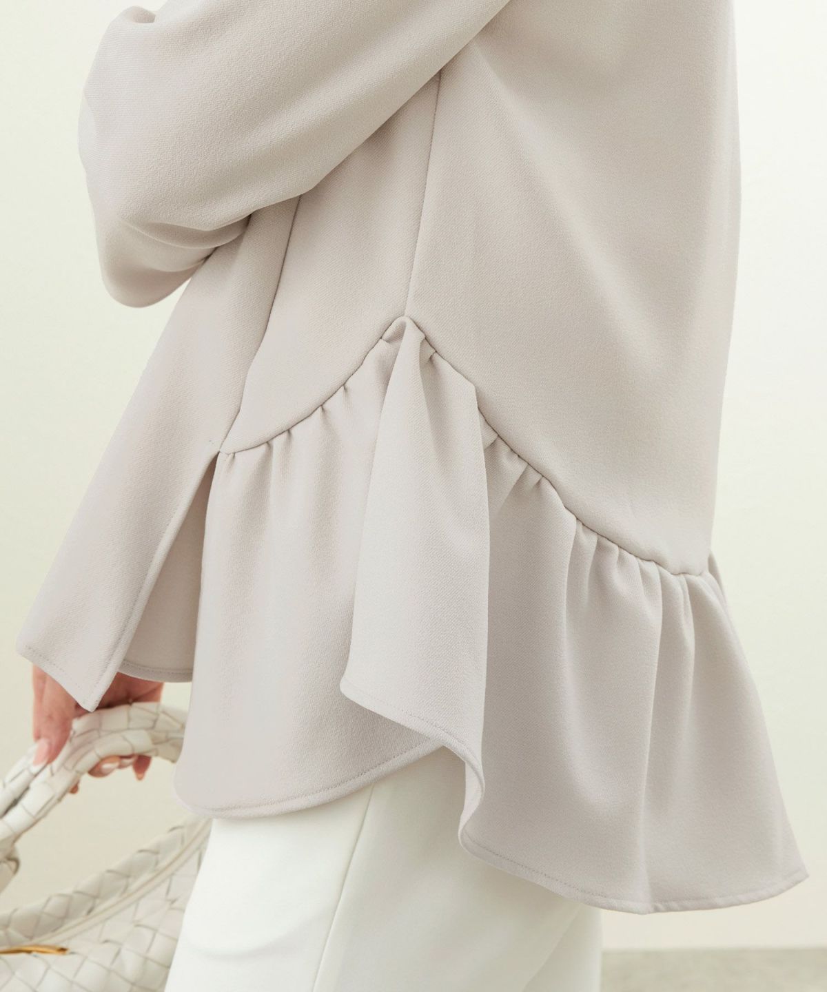 新色追加日本製手洗い可トップスレディース長袖オフィスかわいいきれいめおしゃれ春白黒アンチピリングジョイントスペース