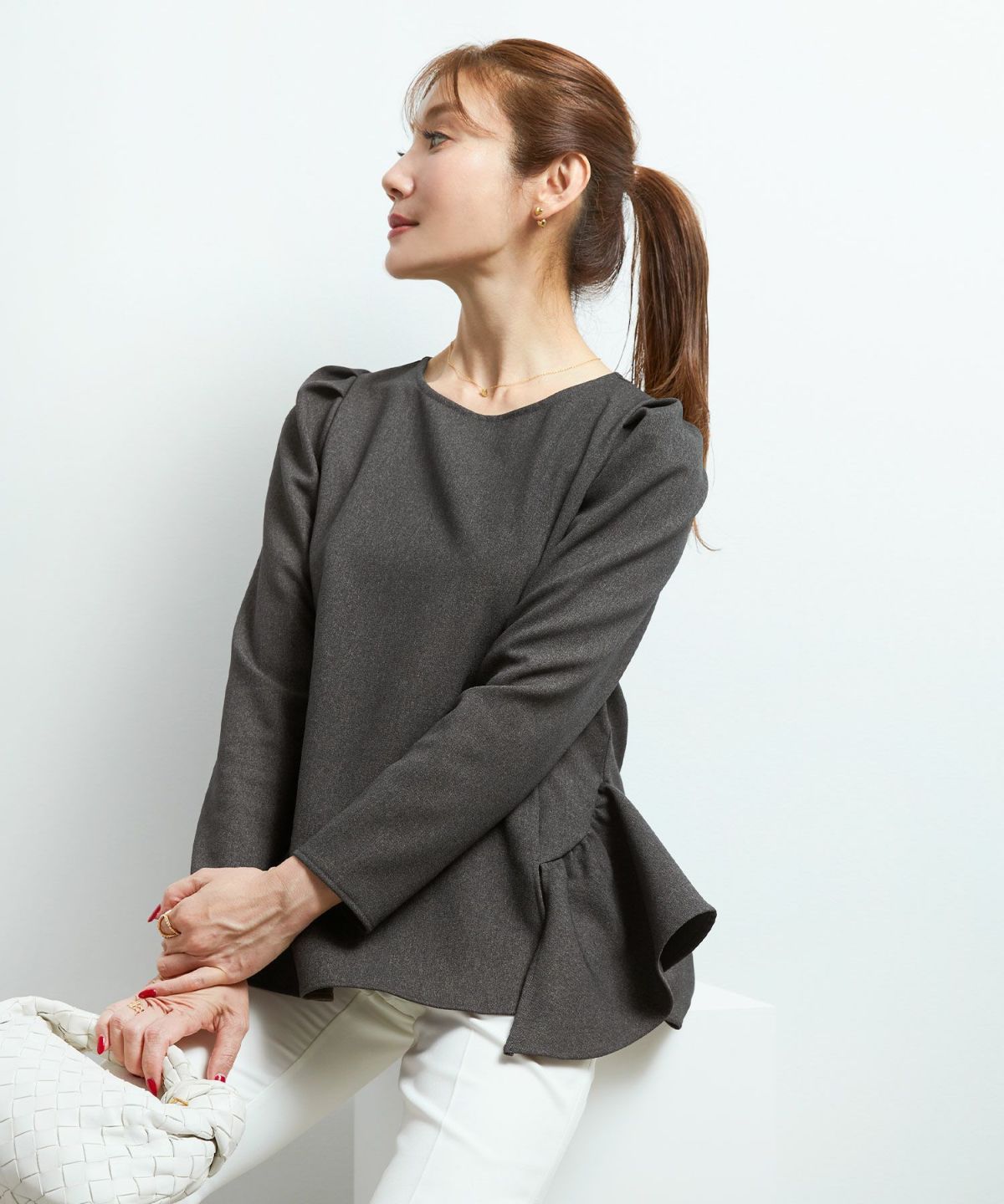 新色追加日本製手洗い可トップスレディース長袖オフィスかわいいきれいめおしゃれ春白黒アンチピリングジョイントスペース