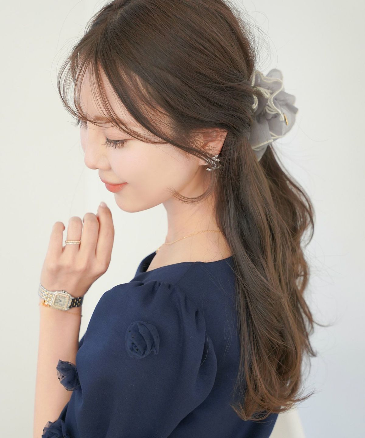 ヘアアクセサリー/ビッグシュシュ/オーガンジー/メロー/ヘアアレンジ/ヘアゴム/トレンド/可愛い/チャーム付き/プレゼント/ギフト/韓国/上品/大人/フェミニン/デート/ピンク/サックス/アイボリー/オフホワイト/クリーム/ストロベリーミルク/グレイッシュブルー