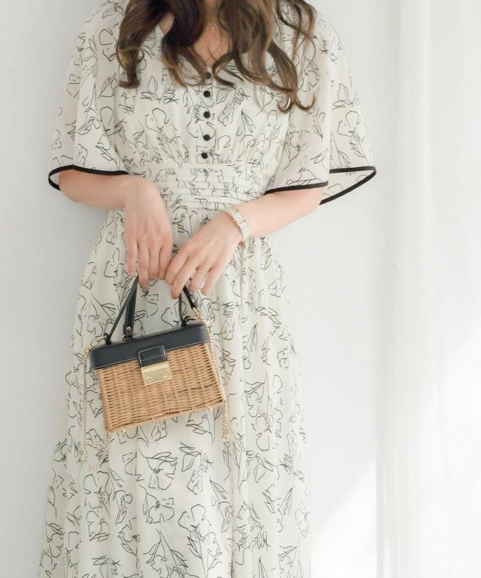 レディース/ワンピース/チェック柄/花柄/線画/モノトーン/フレアスリーブ/タック/配色/半袖/ラインドローイング/ピンク/グレー/ブラック/レトロ/ノスタルジック/フェミニン/大人可愛い