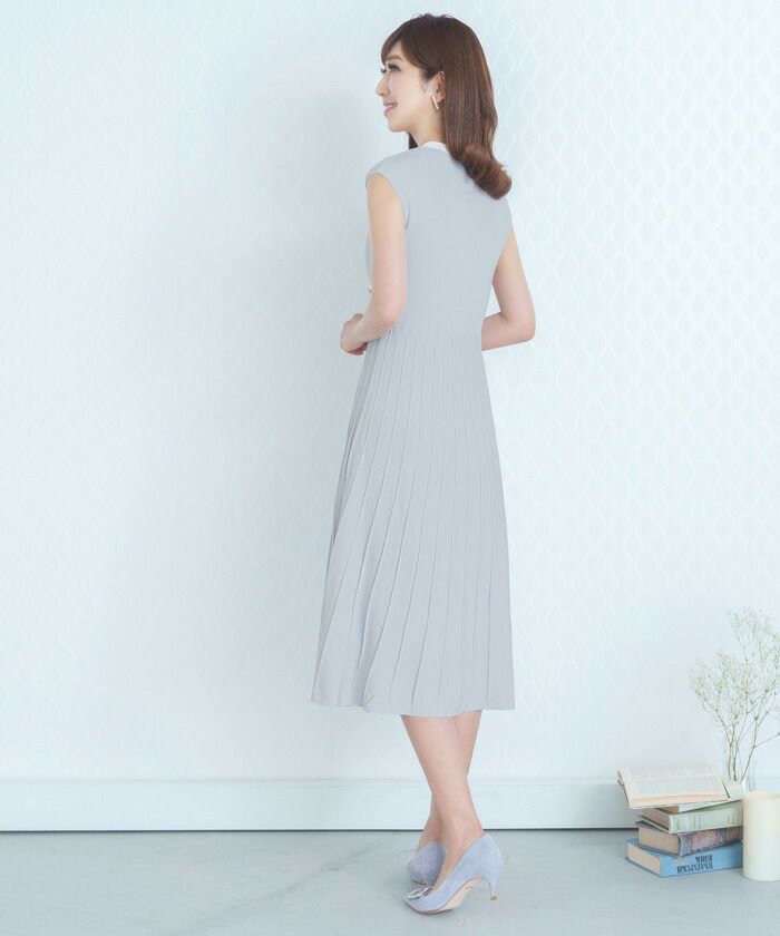 レディース/ニット/ワンピース/ボウタイ/配色デザイン/リボン/Vネック/フレンチスリーブ/プリーツ/フロントボタン/手洗い可/洗える/S/M/ホワイト/ブラック/サックス/