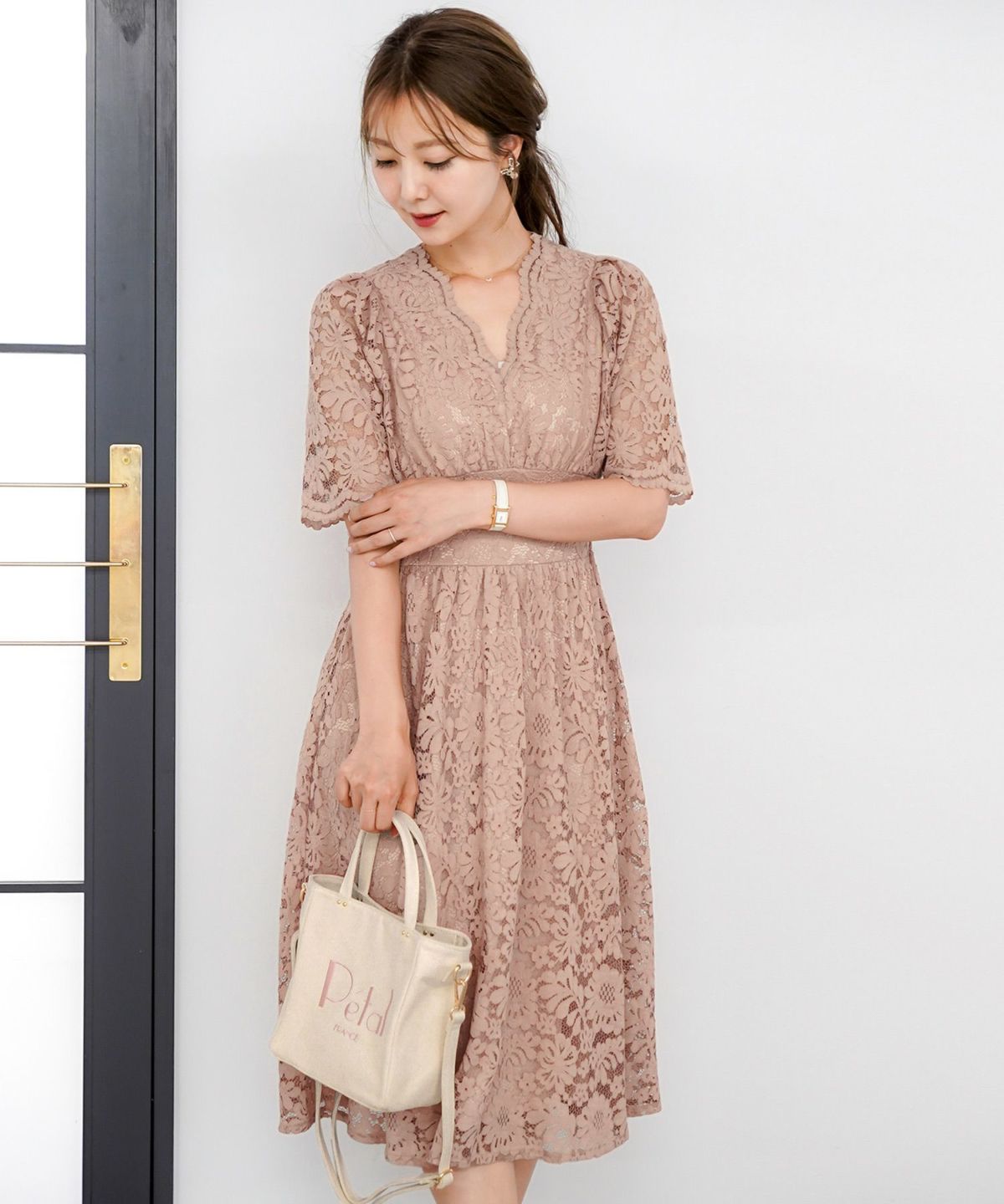 バッグ/かばん/鞄/キャンバスバッグ/キャンバス/2way/肩掛け/肩がけ/ミニショルダー/ミニサイズ/シンプル/刺?/可愛い/ギンガムチェック/お出かけ/旅行/春/夏/秋/レディース/ナチュラル/ホワイト/アイボリー/ブラック/黒/ピンク