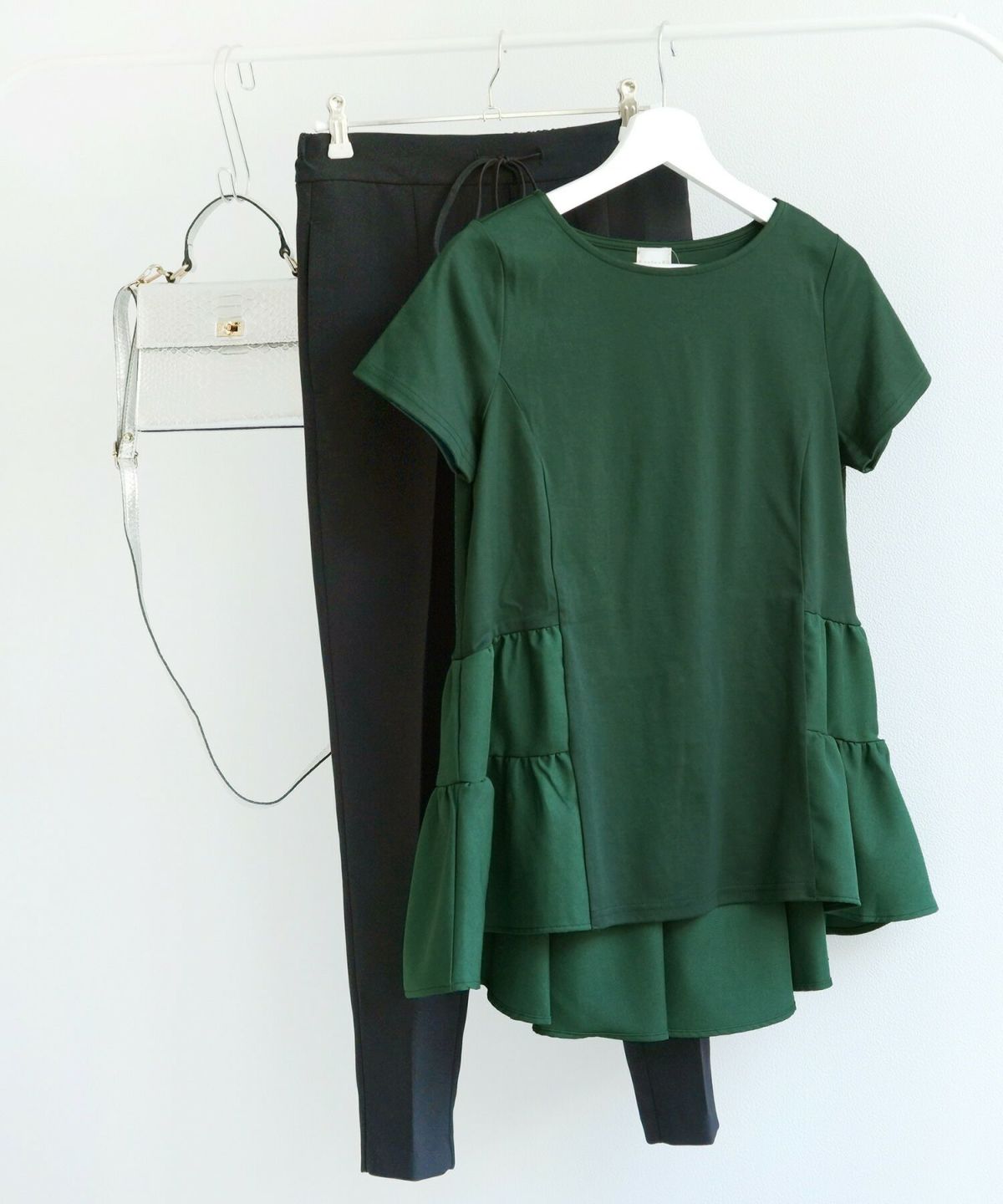 日本製/レディース/トップス/カットソー/バックティアード/フレアヘム/異素材/イレヘム/半袖/ラウンドネック/S/M/ホワイト/グリーン/ブラック/