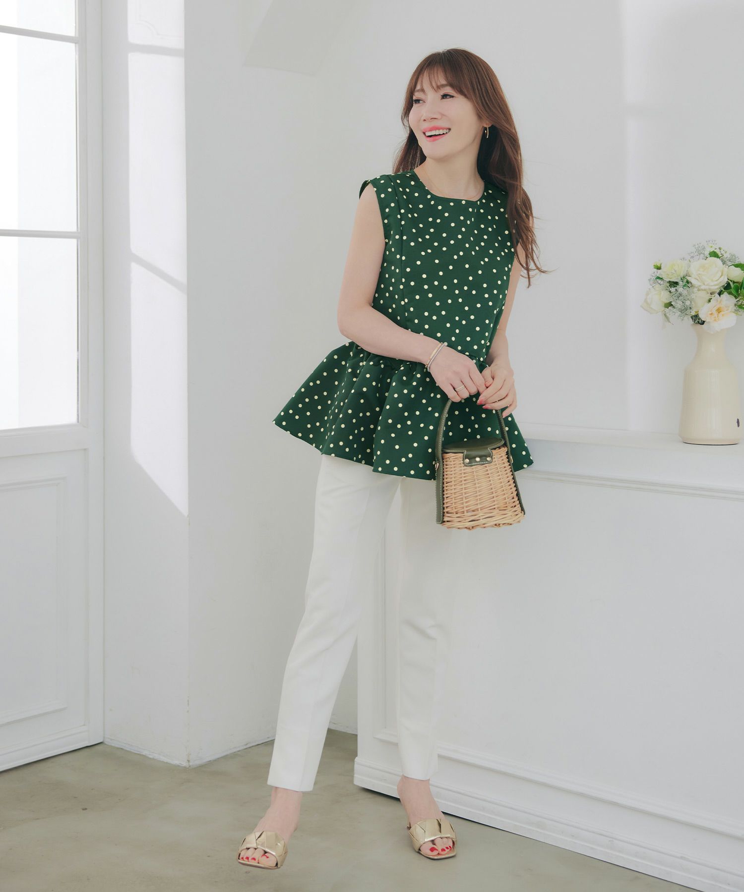 新色追加日本製ブラウスレディースオフィス無地ドット水玉おしゃれ白黒きれいめ春夏フレアエレガント可愛いジョイントスペース