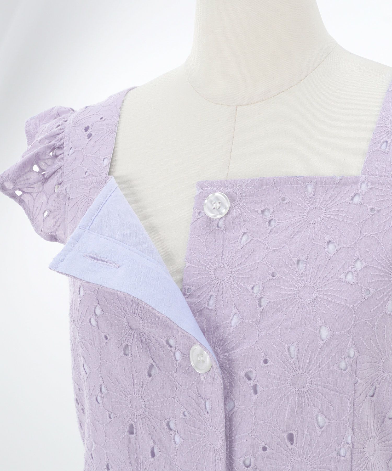 レディース/ワンピース/ドレス/手洗い可/授乳/妊婦/産後/カットワーク刺繍/ロング丈/袖フリル/春/夏/秋/S/M/花柄/フラワー/清涼感/涼し/上品/エレガント/フェミニン/二の腕カバー/美シルエット/着痩せ/華奢見え/着映え/サックス/ラベンダー/ホワイト/マキシ/綿