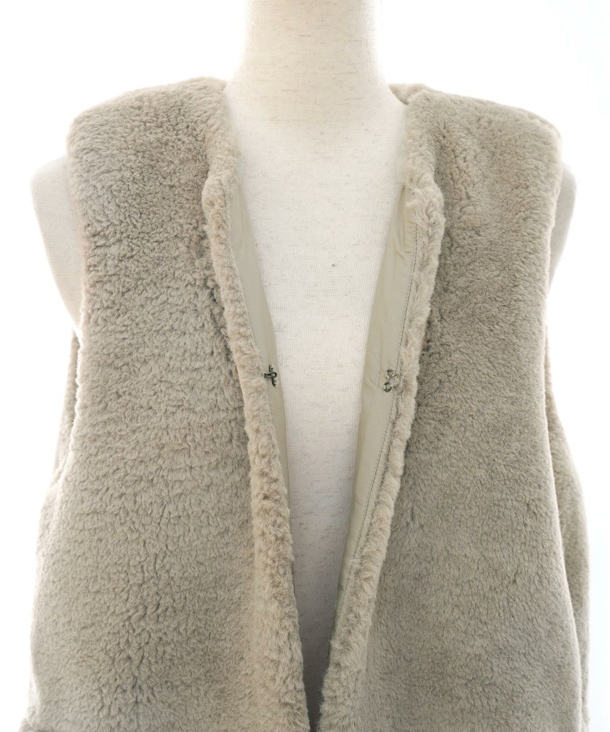 トップス/アウター/ベスト/ジレ/フェイクファー/エコファー/白/ベージュ/秋冬