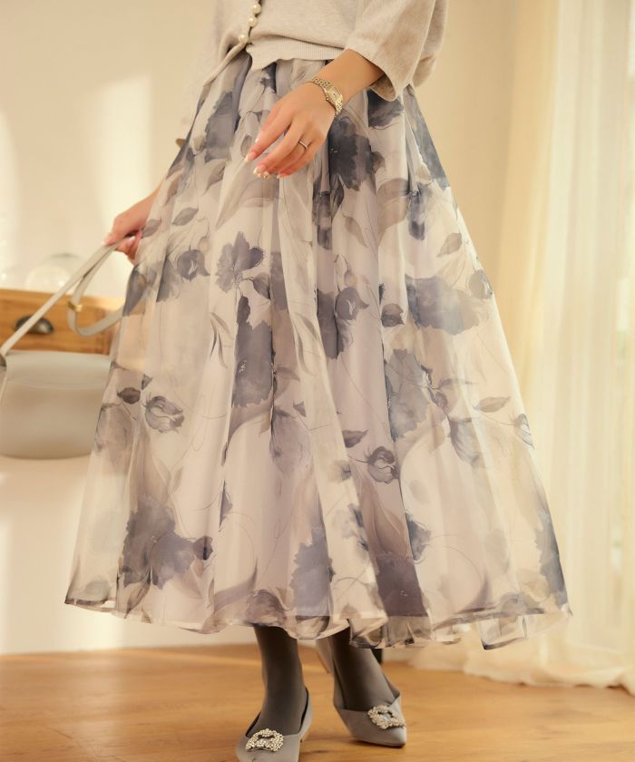 スカート グレー/ベージュ 花柄のオーガンジー素材を贅沢に使用したふんわりスカート。