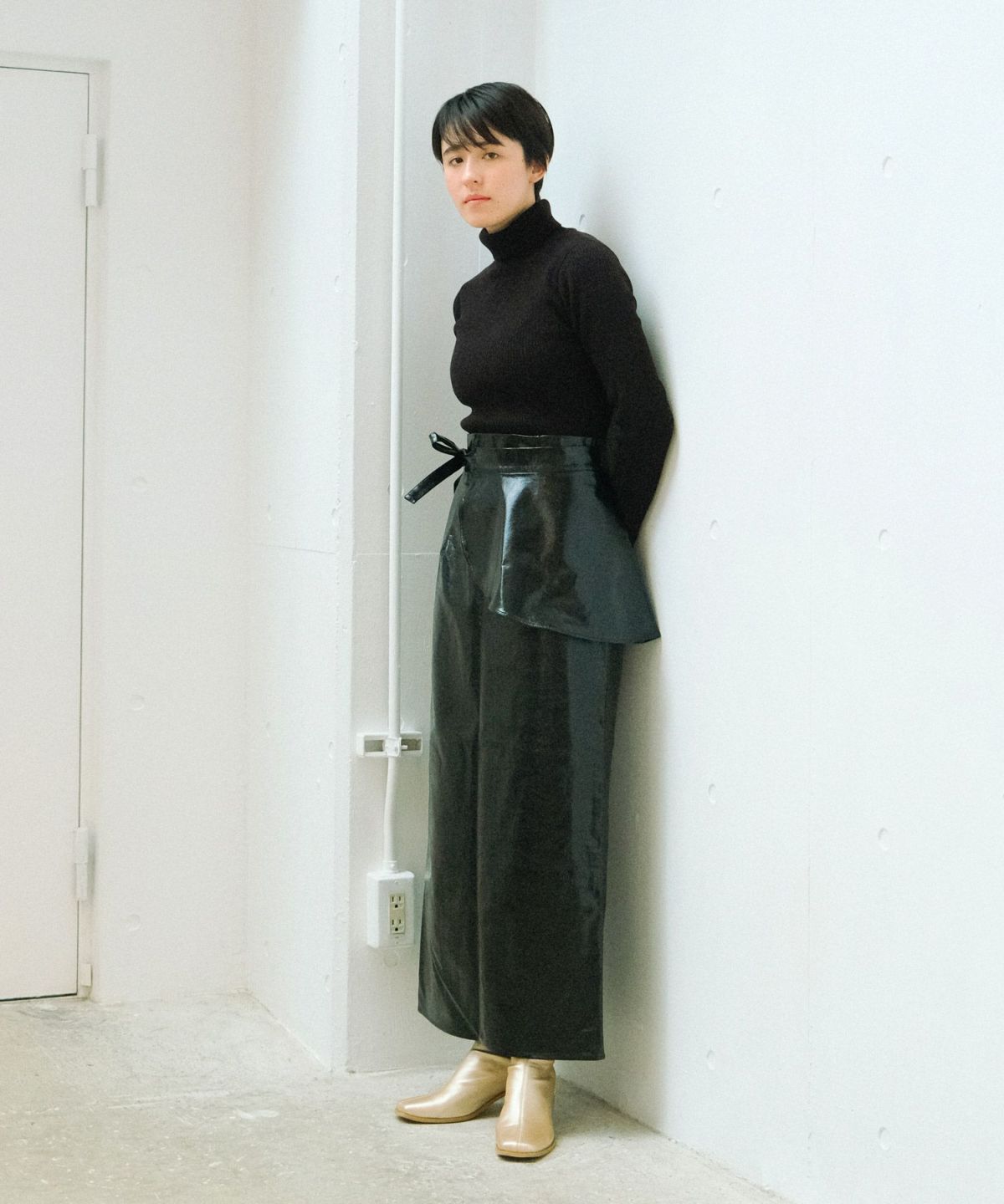 フェイクレザー ペプラムスカート TINA：JOJUN 全2色｜tnj612-0521【1】