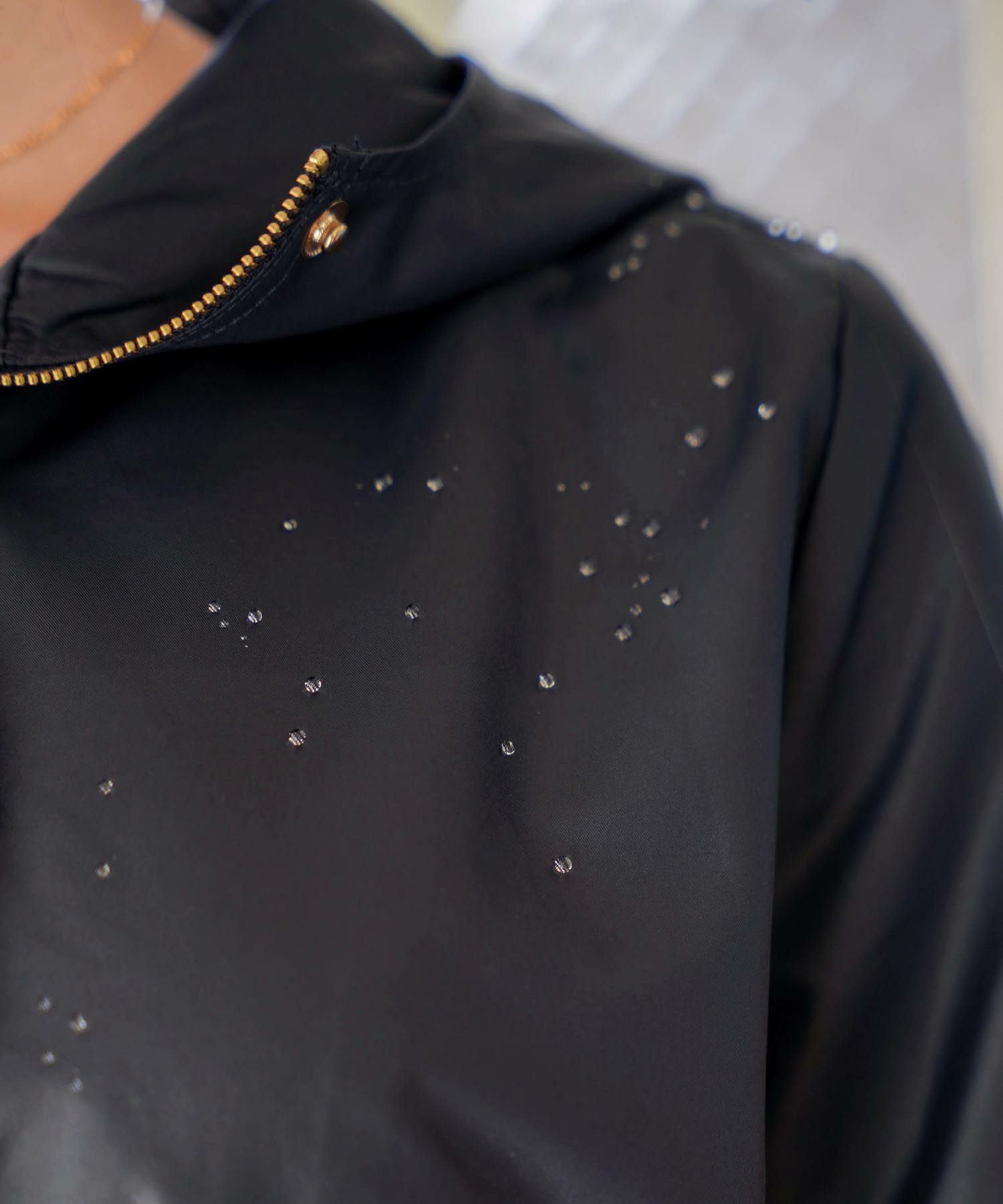 レディース/アウター/軽羽織/春コート/撥水/防水/雨具/ミドル丈/ロング丈/長袖/フード/ボタン/袖口ゴム/アイボリー/ネイビー/ブラック/上品/シンプル/レインコート/ゴールド/春/秋/雨の日/お出かけ/新色/バレンタイン/ピンク