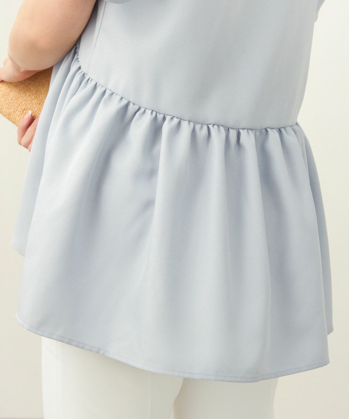 手洗い可/日本製/イレヘム/ラウンドネック/袖コンシャス/ギャザーペプラム/フェミニン/大人フェミニン