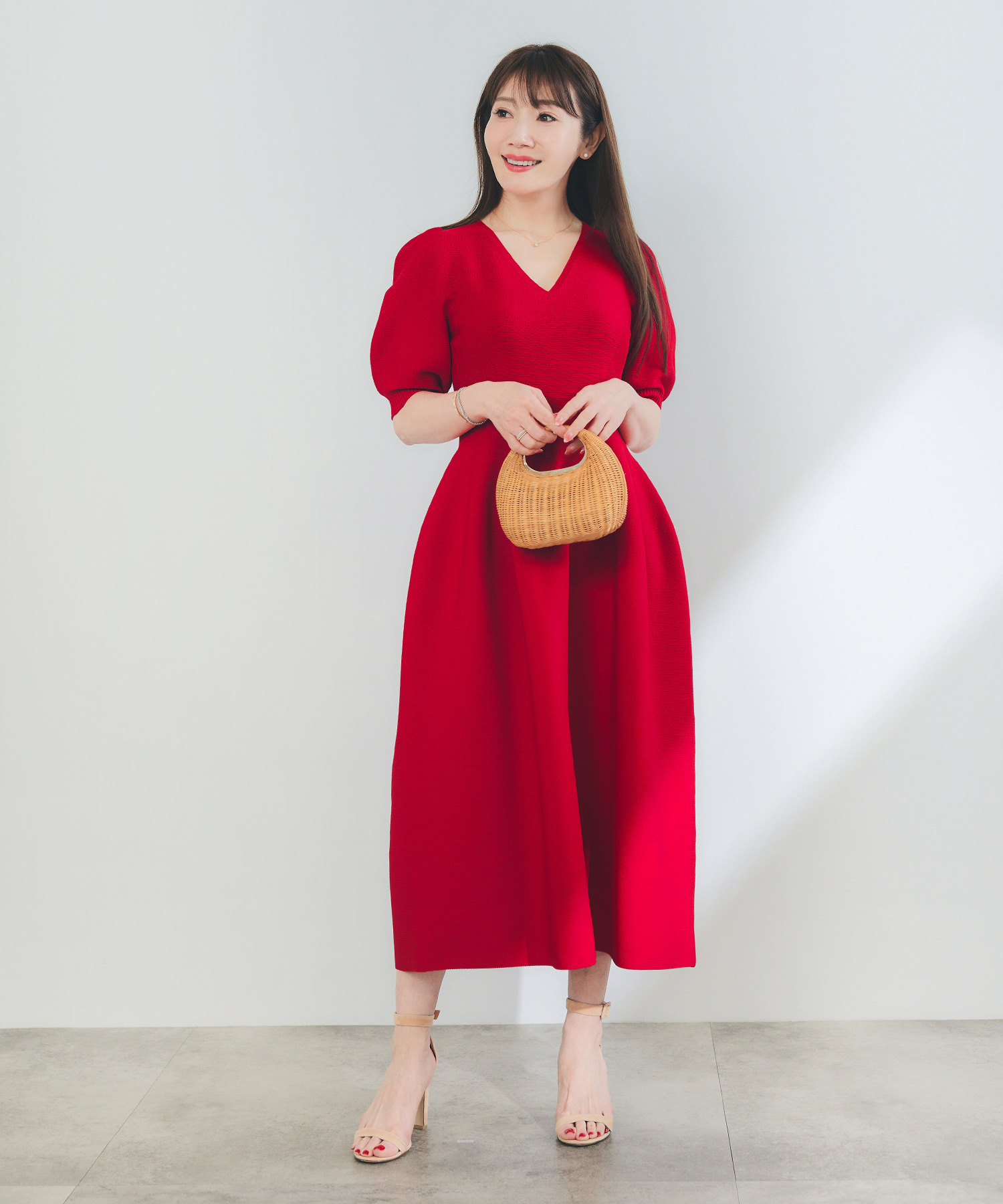 手洗い可/日本製/Vネック/ふんわり/ミモレ丈/袖山ギャザー/パフ袖/大人可愛い/上品/きれいめ/シンプル/リラックス/美ライン