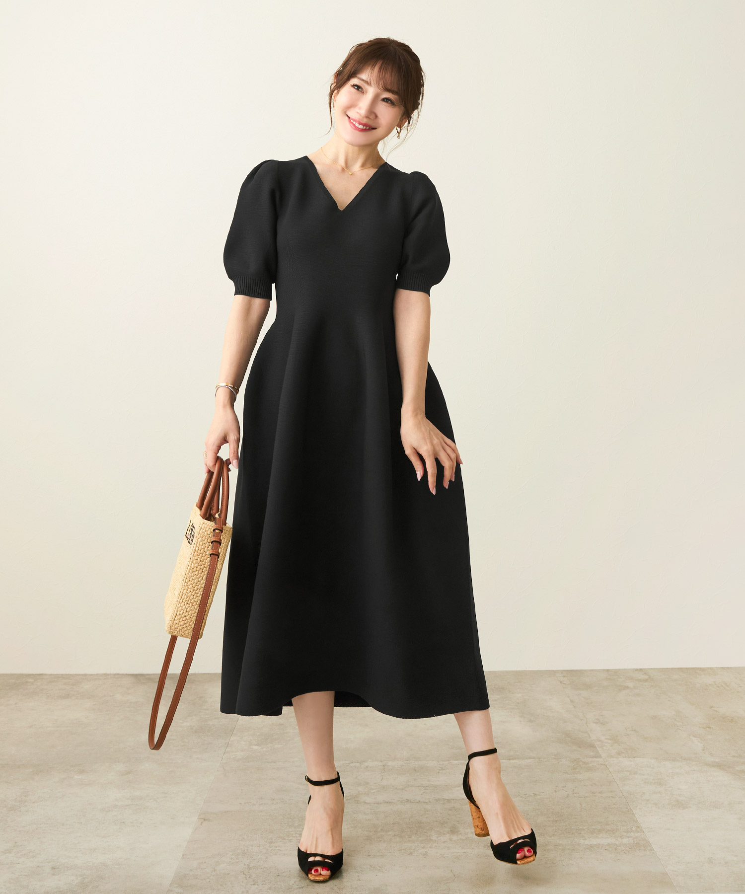 手洗い可/日本製/Vネック/ふんわり/ミモレ丈/袖山2024ss/パフ袖/大人可愛い/上品/きれいめ/シンプル/リラックス/美ライン