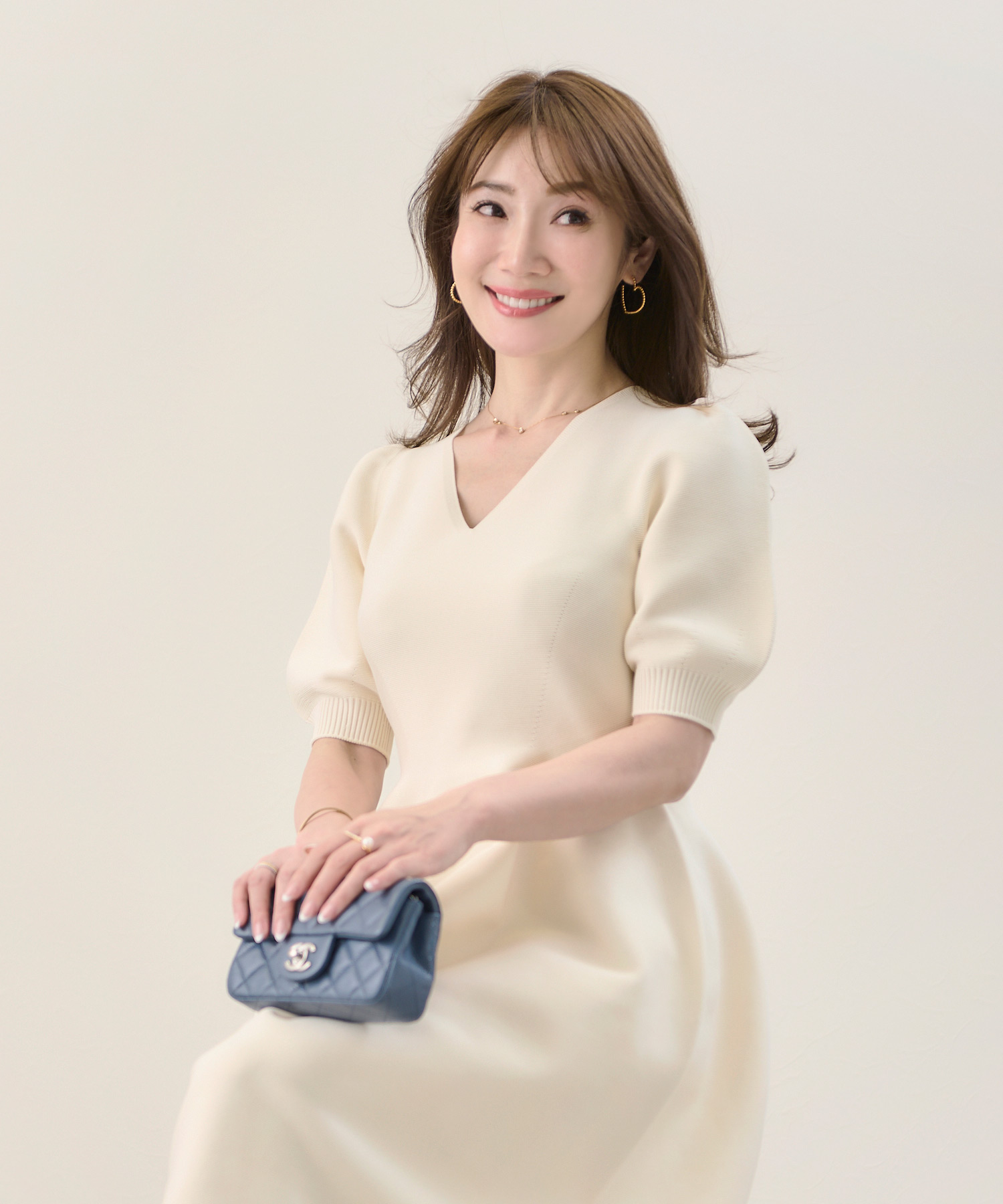 手洗い可/日本製/Vネック/ふんわり/ミモレ丈/袖山ギャザー/パフ袖/大人可愛い/上品/きれいめ/シンプル/リラックス/美ライン