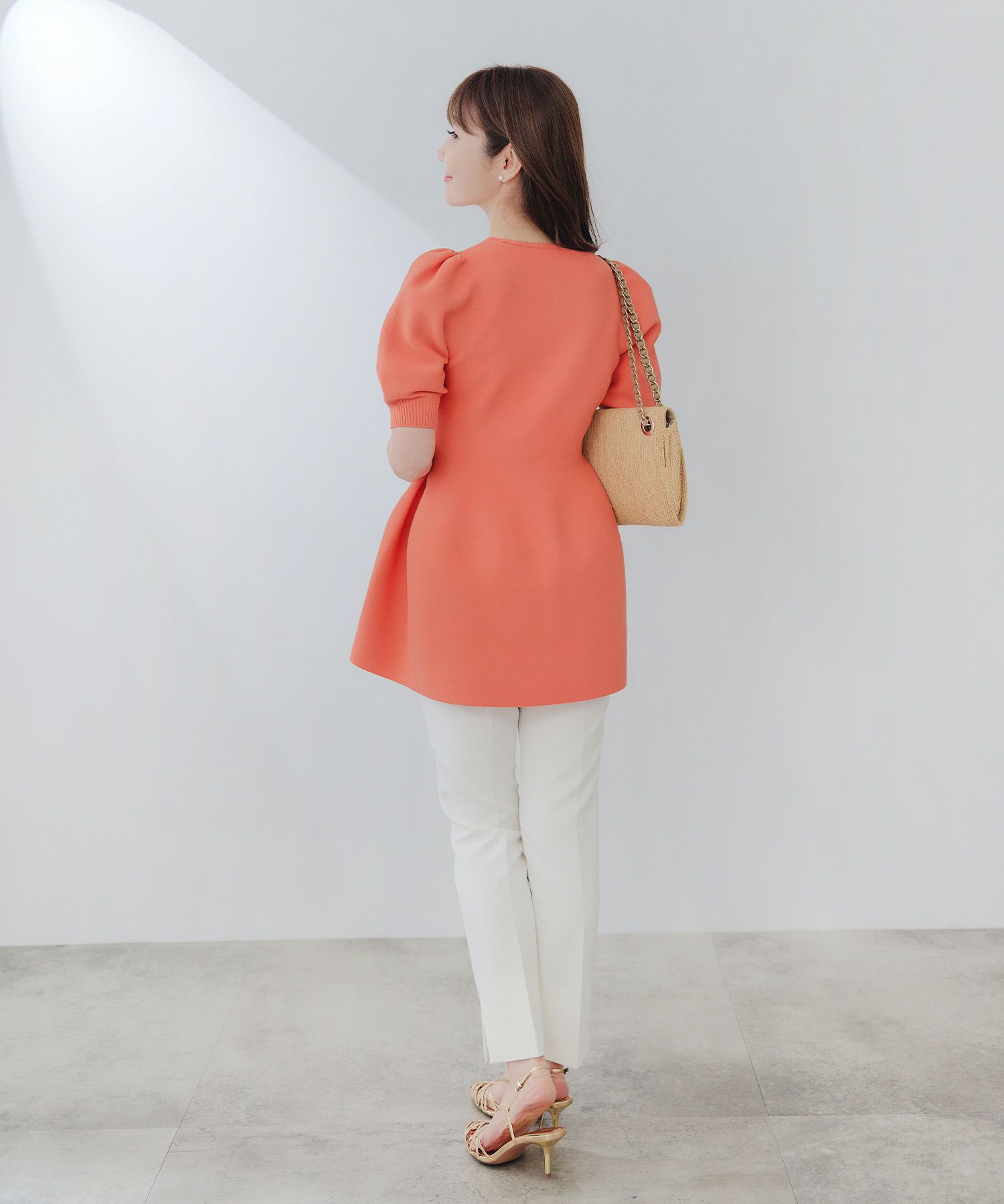 手洗い可/日本製/Vネック/ふんわり/チュニック/袖山ギャザー/パフ袖/大人可愛い/上品/きれいめ/シンプル/リラックス/体型カバー/美ライン/フレア