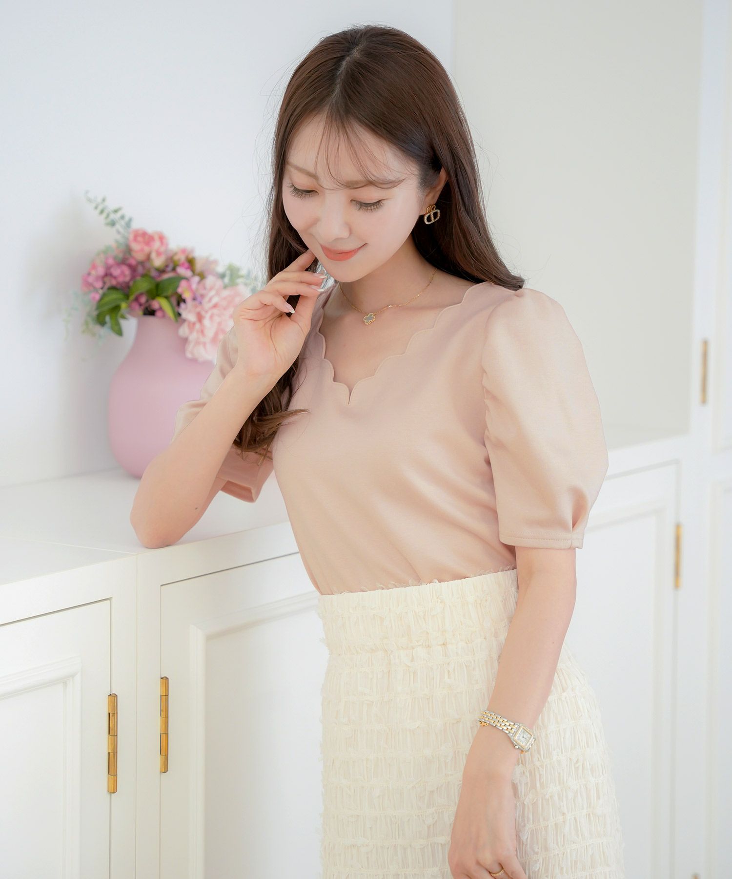 レディース/トップス/Tシャツ/カットソー/スカラップ/半袖/タック/Vネック/夏/春/秋/大人/エレガント/フェミニン/可愛い