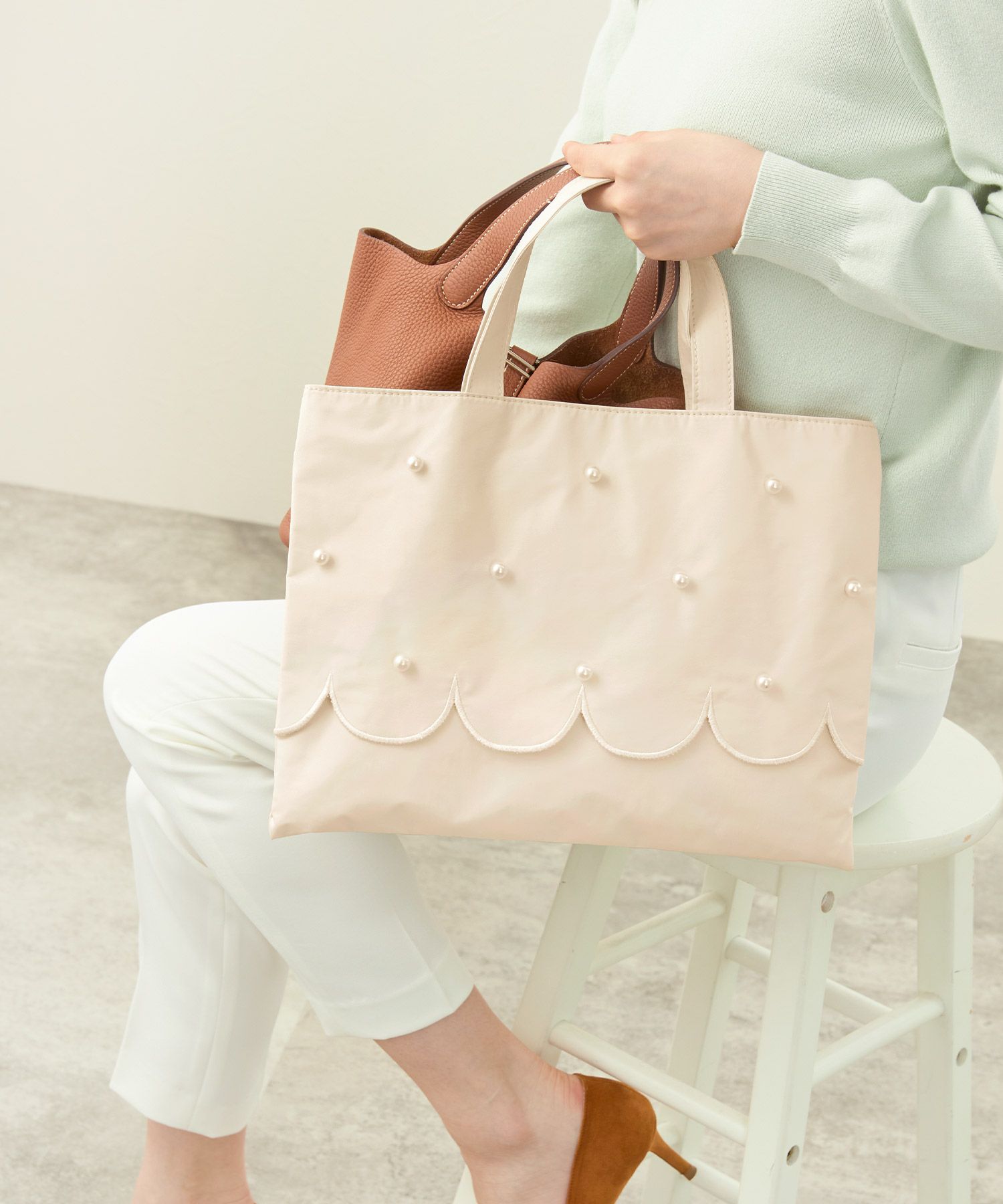 新色追加 軽い おしゃれ レディース かわいい 通勤 a4 小さめ 人気 大人 白黒 撥水 ジョイントスペース