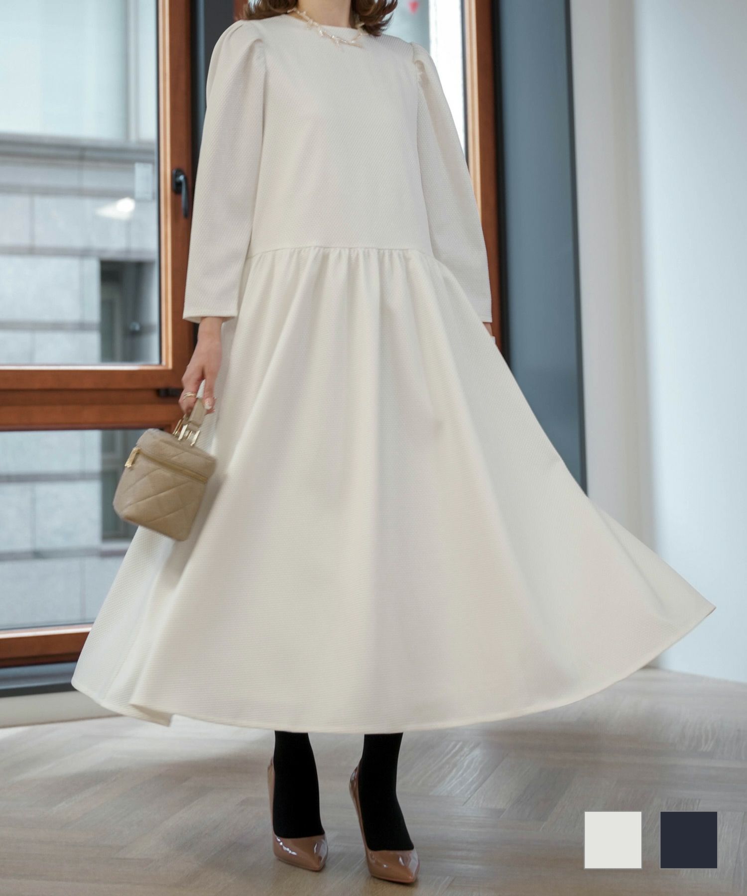 バックパール ロング ワンピース HUIT ホワイト/ネイビー