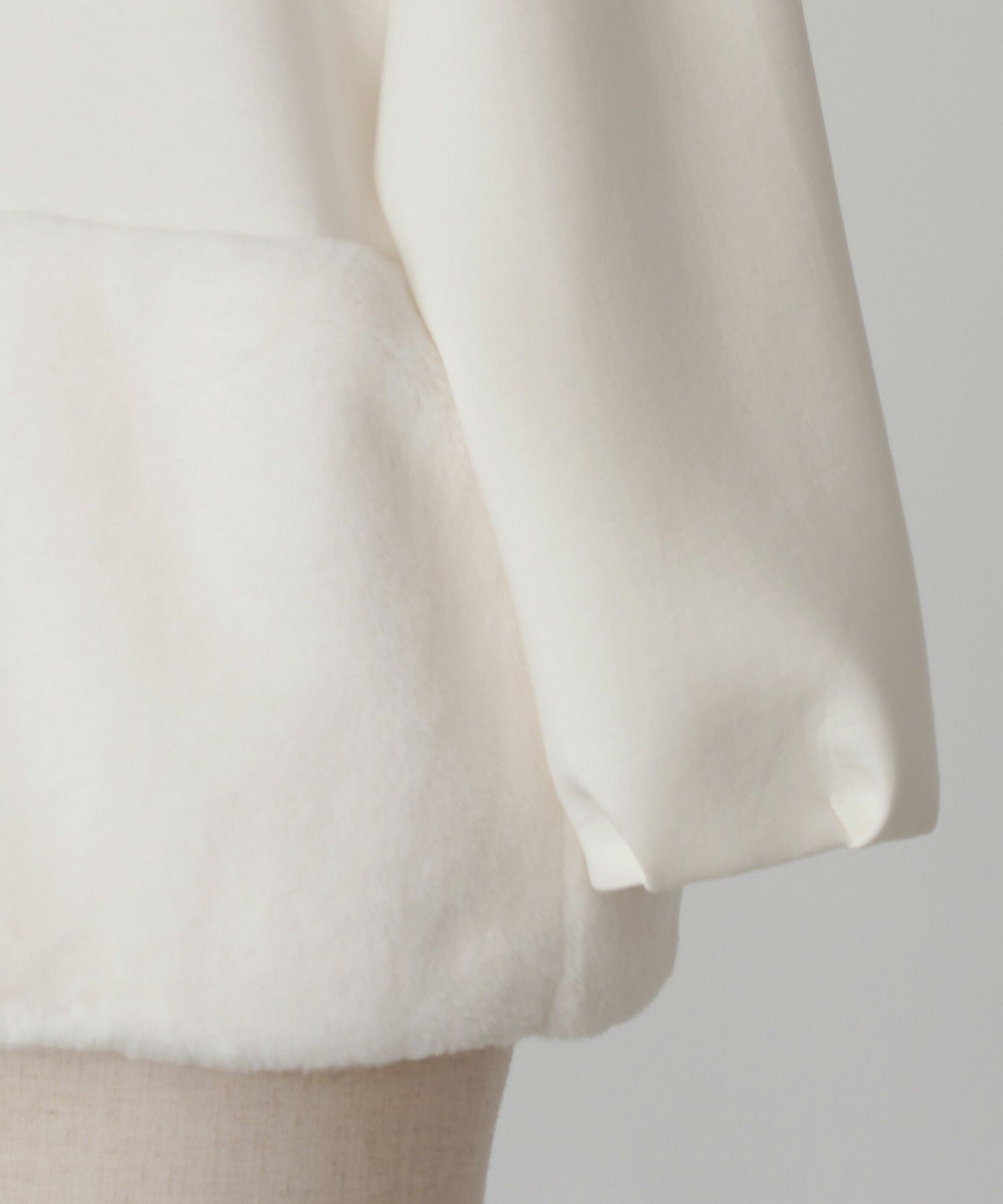 レディース/トップス/エコファー/ダンボールニット/秋/冬/8分袖/ホワイト/ブラック