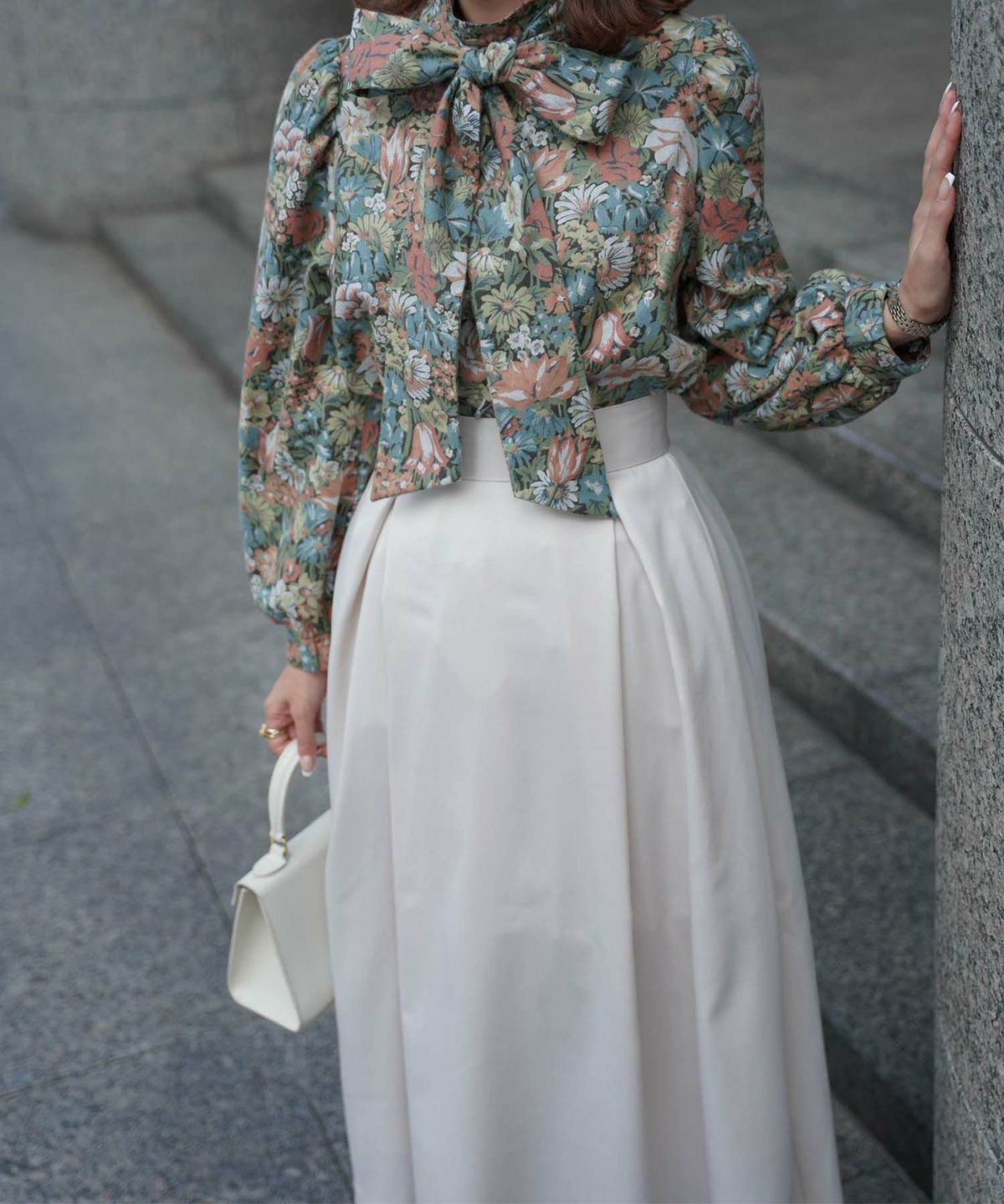 スカート/フレアシルエット/マットサテン/微光沢/ロングスカート/秋/冬/ホリデー/アイボリー/ピンクベージュ/レッド