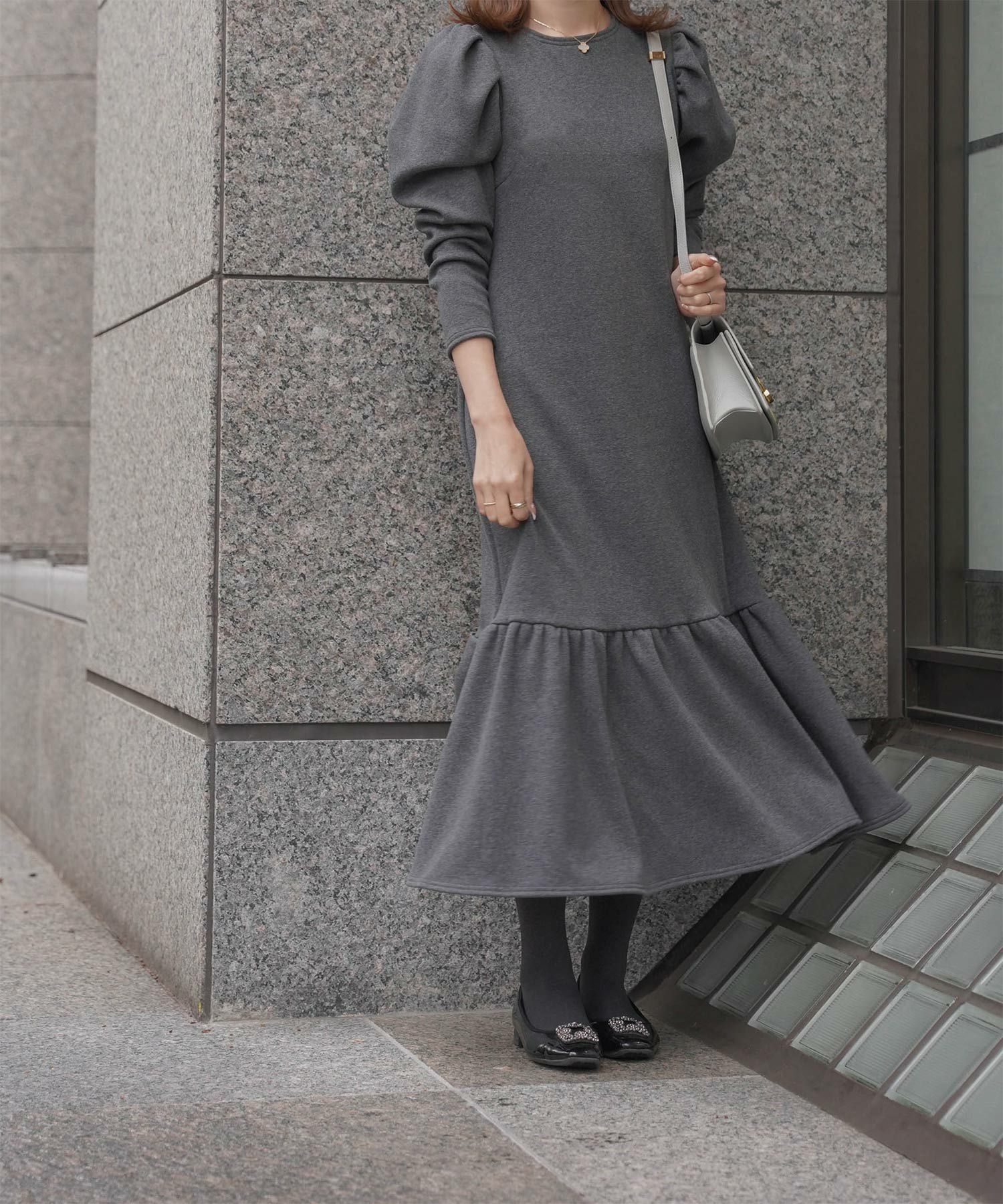 レディース/ワンピース/ボンバーヒート/パワーショルダー/マーメイドシルエット/長袖/ロング丈/秋/冬/チャコール/ライトグレー/ブラック