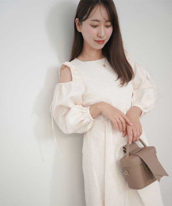 カッティングショルダー ジャガード ワンピース lieulien×Chika 全3色｜lul311-0370【1】 - 長袖・七分袖商品一覧 -  Joint Space