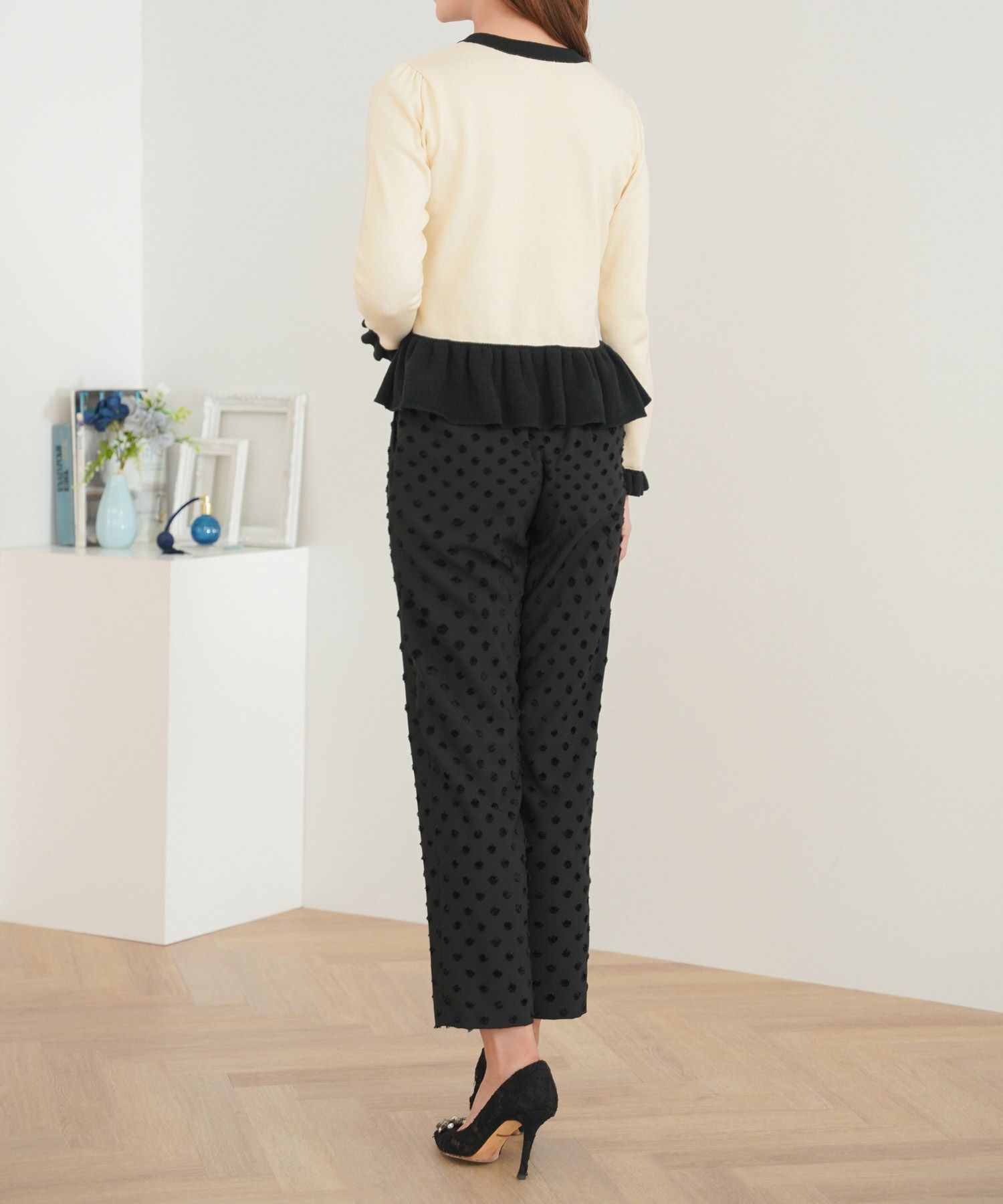 トップス/ニット/カーディガン/ペプラム/配色/バイカラー/長袖/アイボリー/コーラルピンク/ブラック/S/M/秋/冬/春/可愛い/かわいい/華やか/大人/上品/