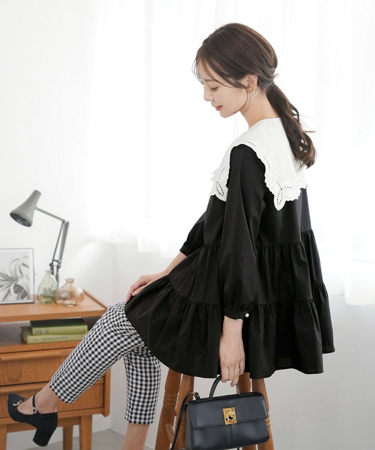 レディース/トップス/ブラウス/チュニックブラウス/ティアード/セーラーカラー/セーラー襟/襟/刺繍/花柄/7分袖/春/夏/着こなし/着回し/パール/ボタン/ホワイト/フェミニン/上品/可愛い/20代/30代/新色/ピンクベージュ/ネイビー/チャコール/きれいめ/配色