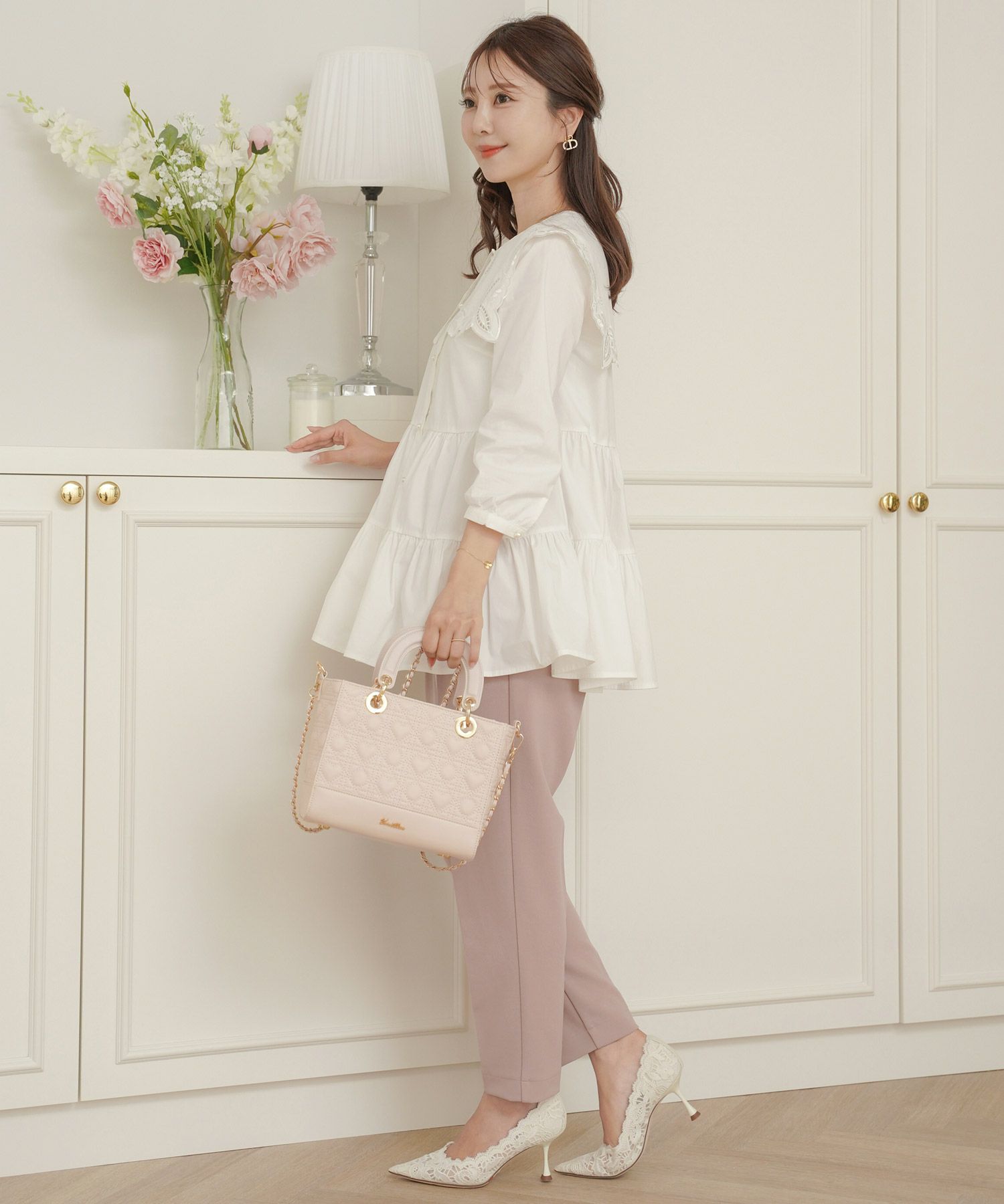 レディース/トップス/ブラウス/チュニックブラウス/ティアード/セーラーカラー/セーラー襟/襟/刺繍/花柄/7分袖/春/夏/着こなし/着回し/パール/ボタン/ホワイト/フェミニン/上品/可愛い/20代/30代/新色/ピンクベージュ/ネイビー/チャコール/きれいめ/配色