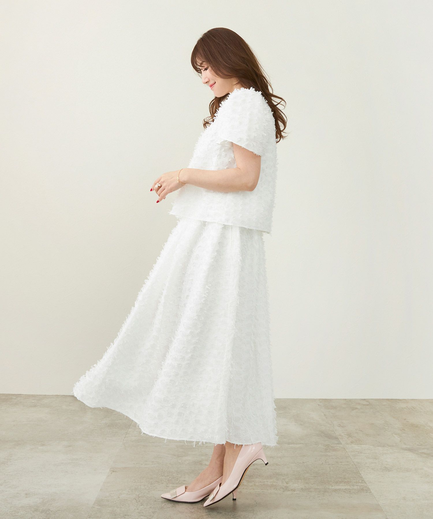 ブラウスレディースおしゃれオフィス白黒春秋襟なしエレガント可愛い生地素材おすすめ半袖ガールズグレーシルバージョイントスペース