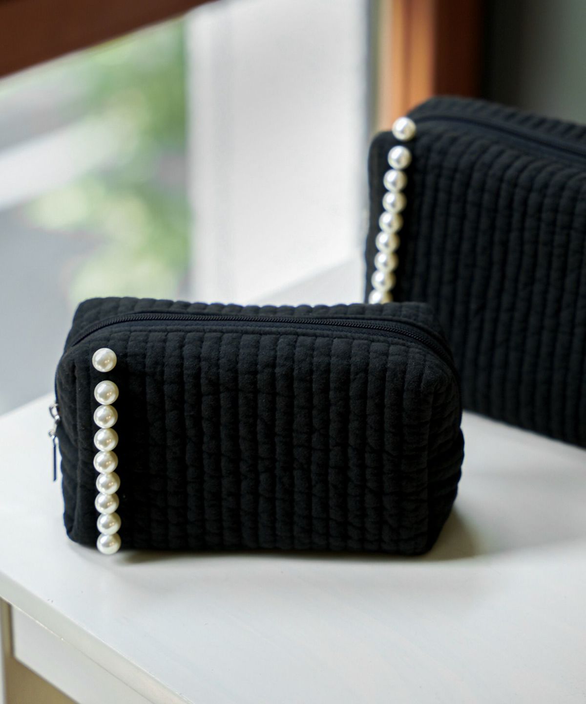 レディース/ポーチ/パール/ヌビ/春/夏/秋/冬/コスメポーチ/サニタリーポーチ/ブラック/アイボリー/グレー