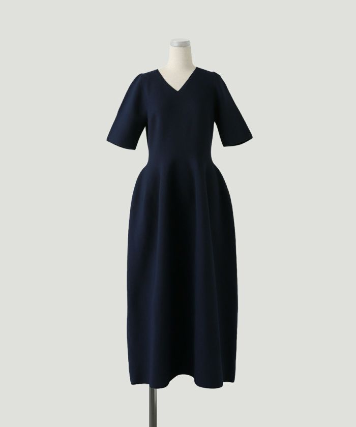 Vネック ホールガーメント ニット ワンピース HUIT 全4色 Vネック ホールガーメント ニット ワンピース HUIT 全4色