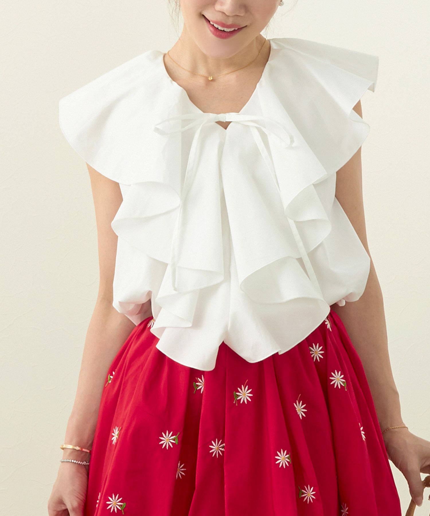 手洗い可ブラウストップスアウトレディース白綿春夏秋オシャレかわいいきれいめフリル女性エレガント無地ジョイントスペース