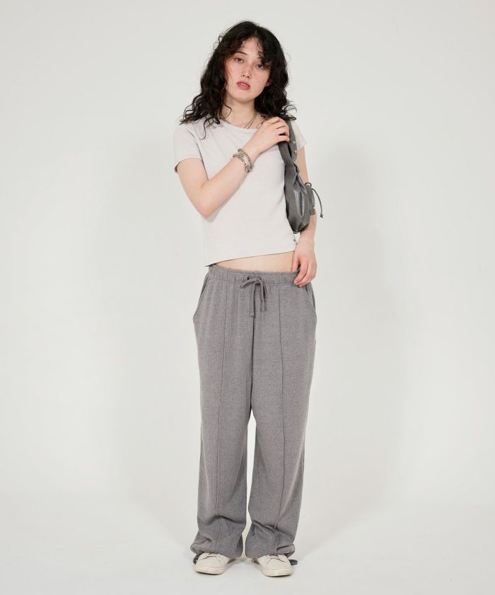 ワッペン付き オフショルスウェット TINA：JOJUN（スウェット