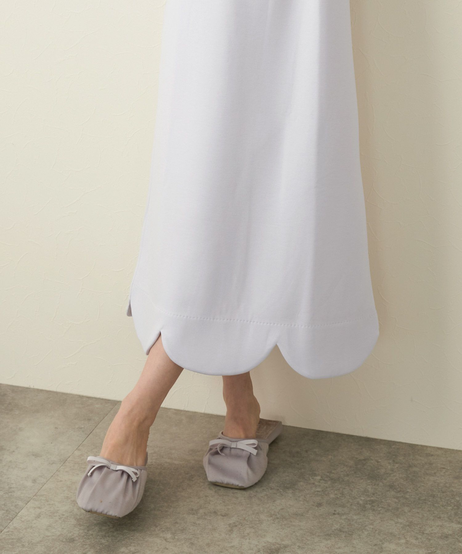 手洗い可/ワンピーススカラップグレー黒ロングレディースかわいい大人半袖無地春夏秋動きやすいジョイントスペース