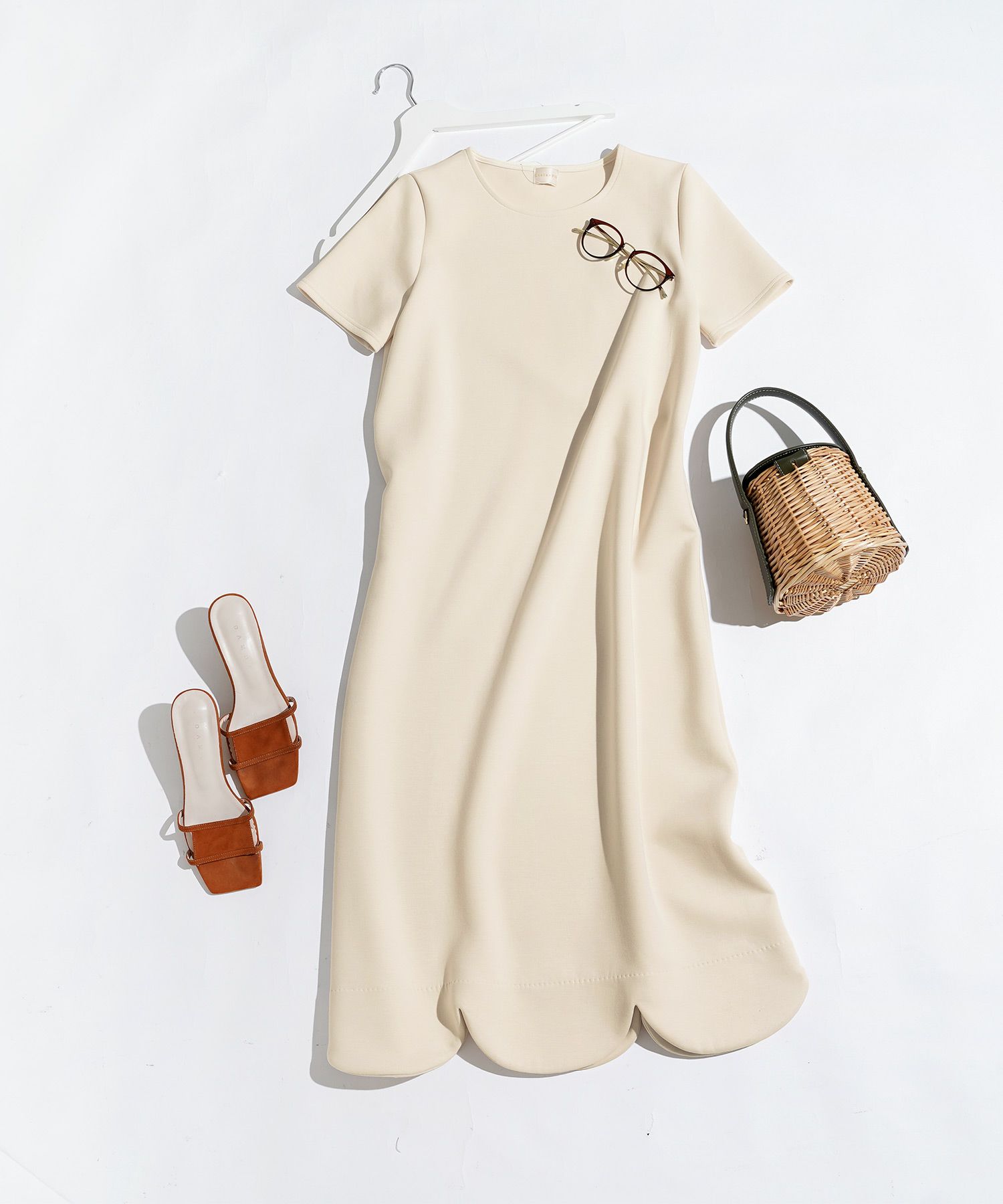 手洗い可/ワンピーススカラップグレー黒ロングレディースかわいい大人半袖無地春夏秋動きやすいジョイントスペース