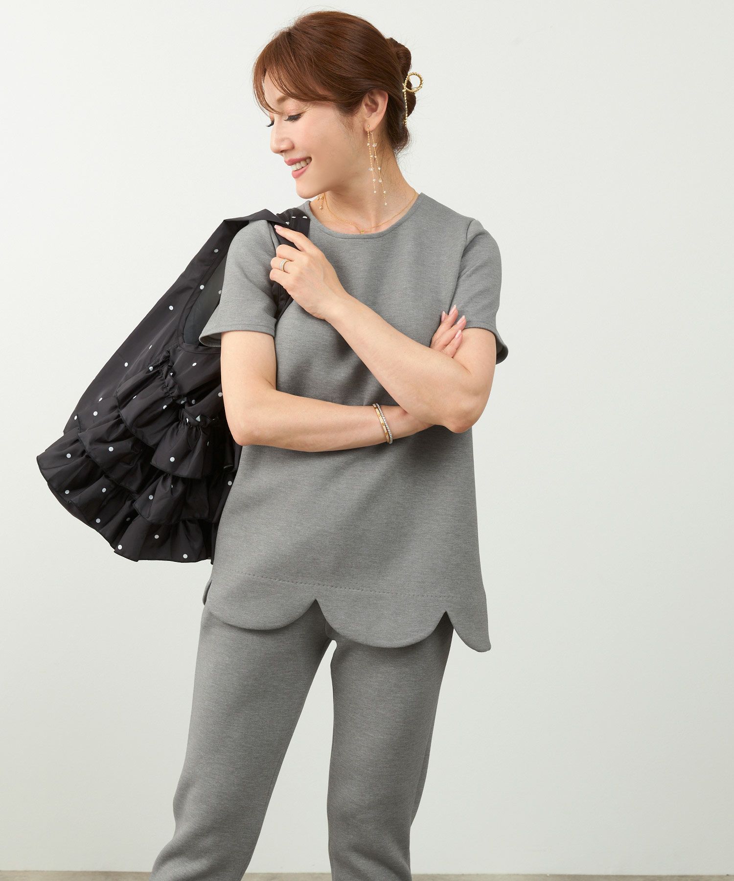 手洗い可/日本製トップススカラップダンボールニット春夏秋白黒ウォッシャブル洗える動きやすいジョイントスペース