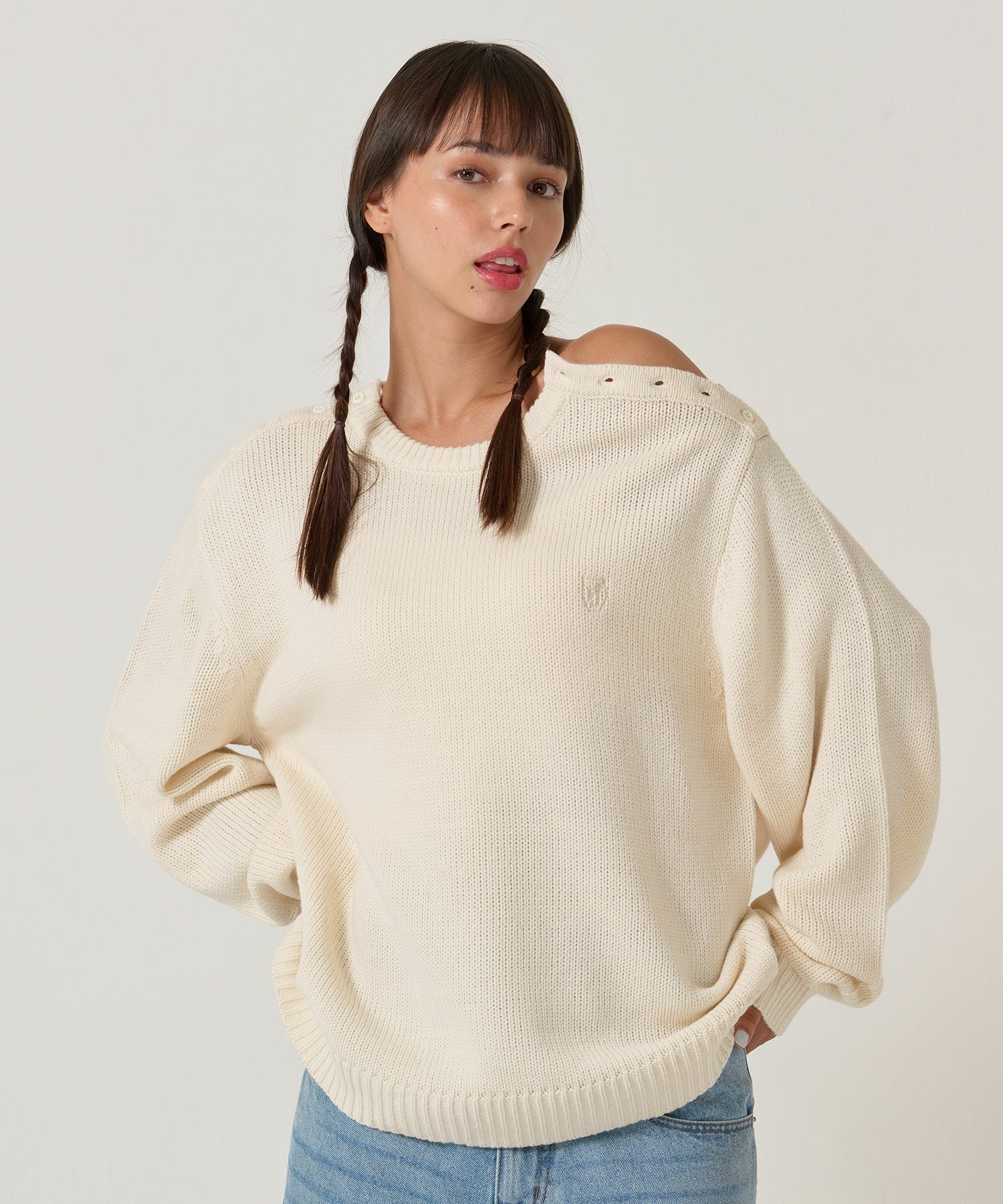 エンブレム付き ショルダーボタンニットプルオーバー TINA：JOJUN 全3  