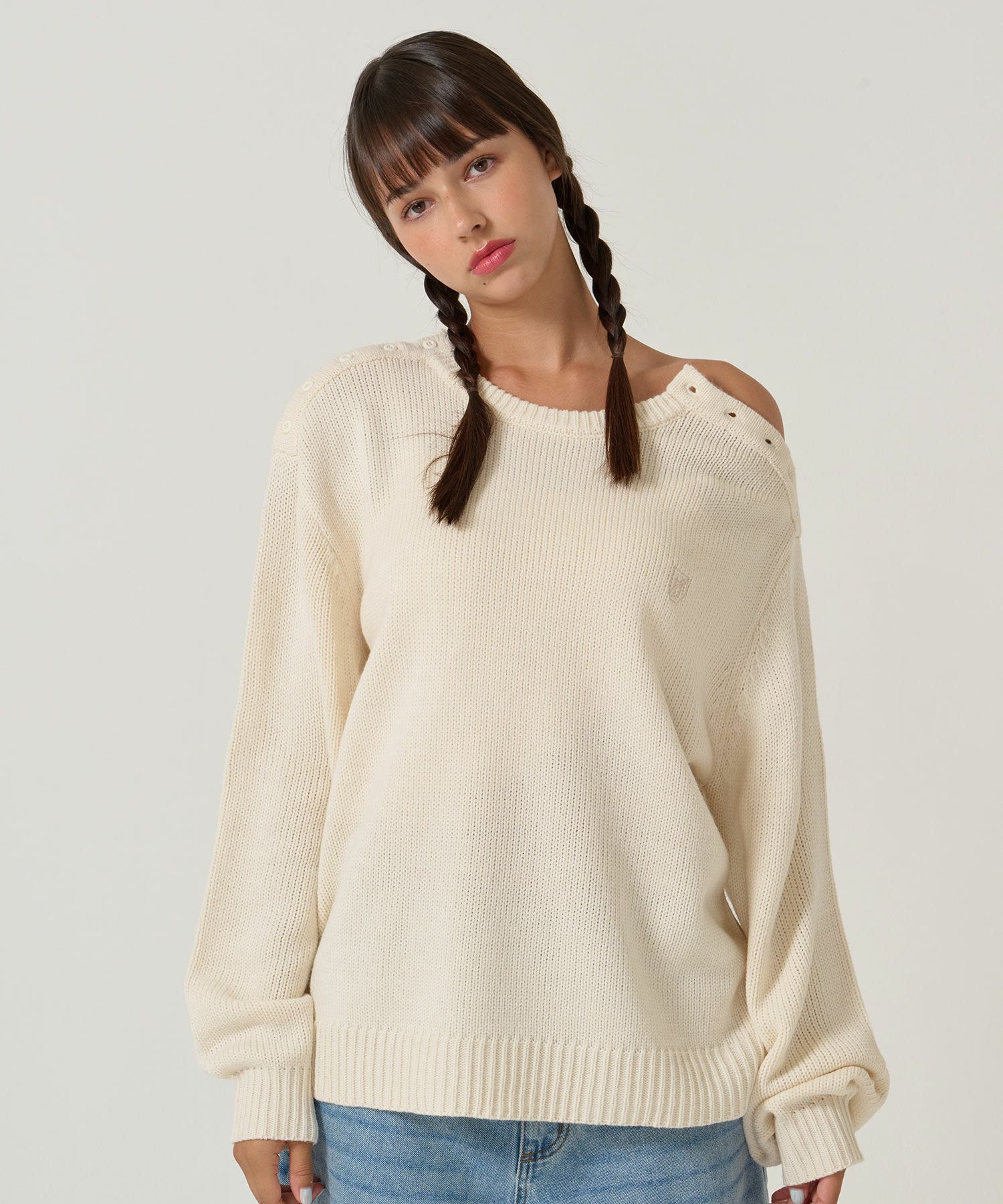 エンブレム付き ショルダーボタンニットプルオーバー TINA：JOJUN 全3 