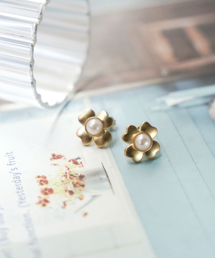 クローバー パール ピアス イヤリング Clover Pearl Pierce Earring