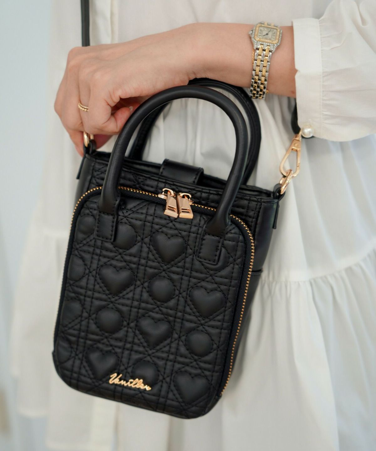 レディース/小物/グッズ/バッグ/スクエア/ショルダーバッグ/ポシェットバッグ/ハート/シリーズ/キルティング/オールシーズン/レザー/合皮/収納/仕分け/持ち手/ゴールド/ピンク/ストロベリーミルク/アイボリー/ブラック/旅行/お出かけ/おしゃれバッググレージュ新色