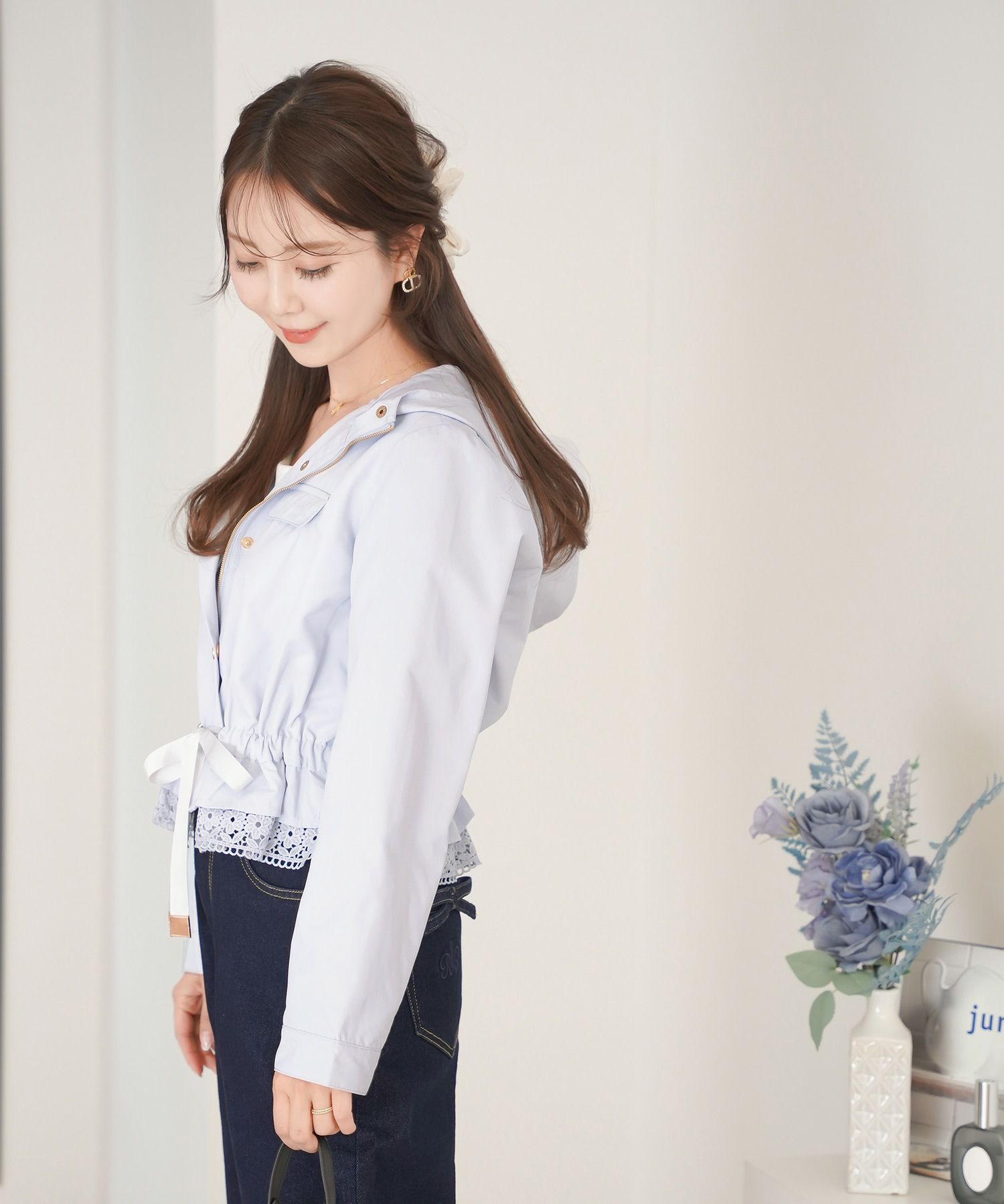 レディース/アウター/軽羽織/春コート/秋コート/撥水/防水/雨具/ショート丈/ミドル丈/長袖/フード/ボタン/袖口ゴム/アイボリー/ネイビー/ブラック/上品/シンプル/レインコート/ゴールド/春/秋/雨の日/お出かけ/新色/バレンタイン/ピンクブルーグレー/サックス/春カラー/梅雨