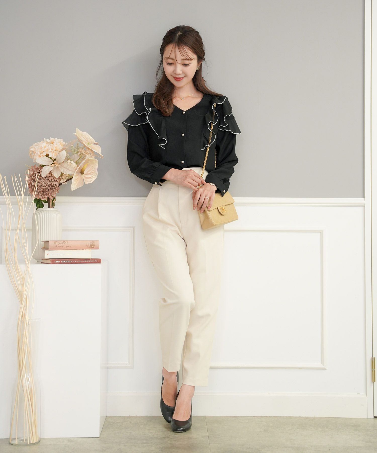 レディース/トップス/ブラウス/フリル/前あき/メロー/配色/バイカラー/長袖/vネック/フェミニン/エレガント/上品/かわいい/シンプル/ホワイト/ブラック