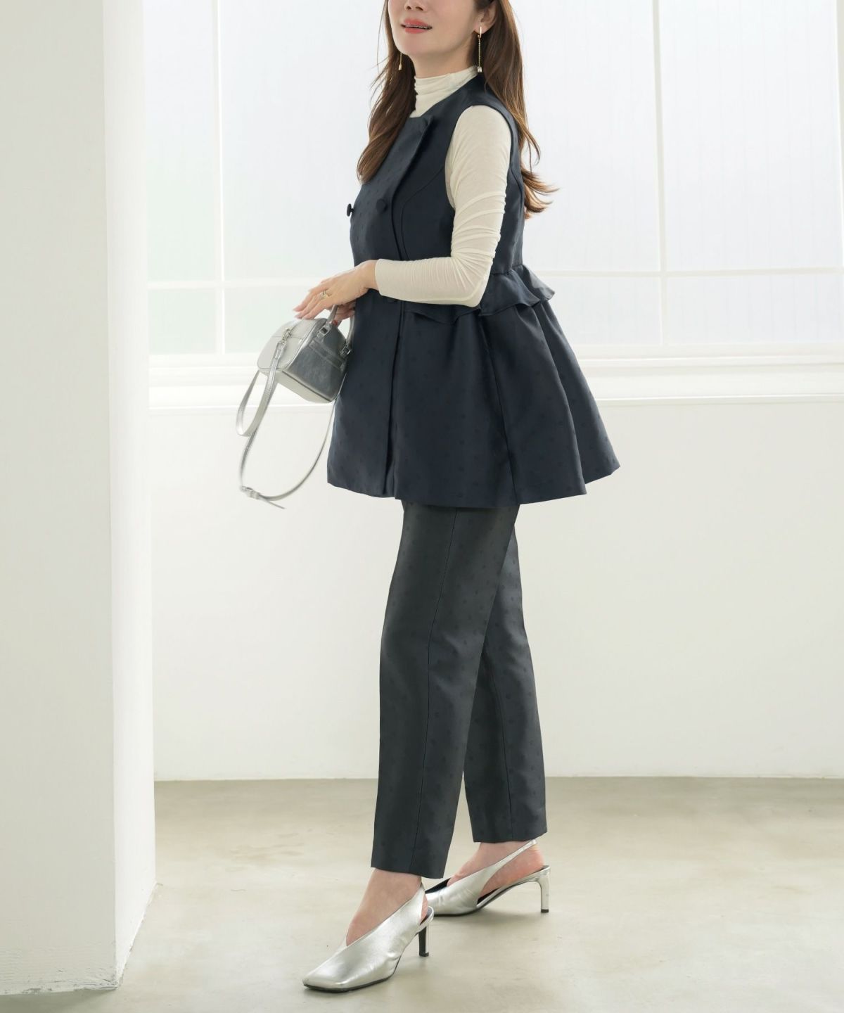 手洗い可 トップス レディース ジレ コーディネート ベスト かわいい オフィス きれいめ 春秋 黒 ジョイントスペース