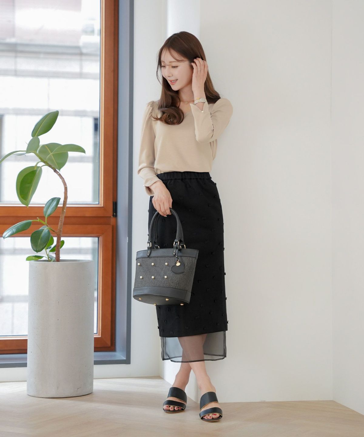 レディース/カットソー/トップス/Tシャツ/もっちり/8分袖/長袖/スカラップ/ギャザー/スリット/アイボリー/ブラック/ネイビー/カジュアル/エレガント/上品/オフィスカジュアル/オフィススタイル/新色/ピンク/くすみピンク/ピーチピンク/ピンクベージュ